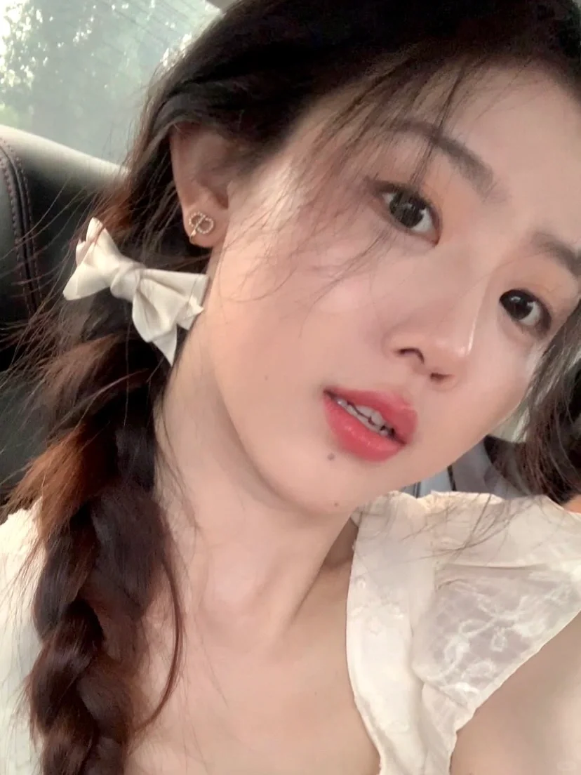 侧麻花辫真的很有温柔邻家妹妹的感觉！