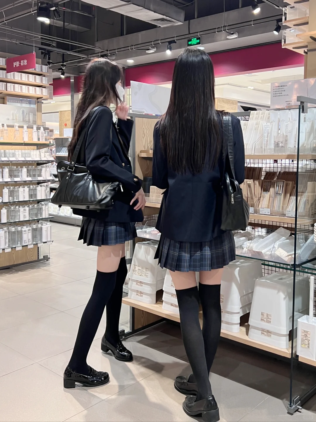 人总是在不同阶段反复爱上jk