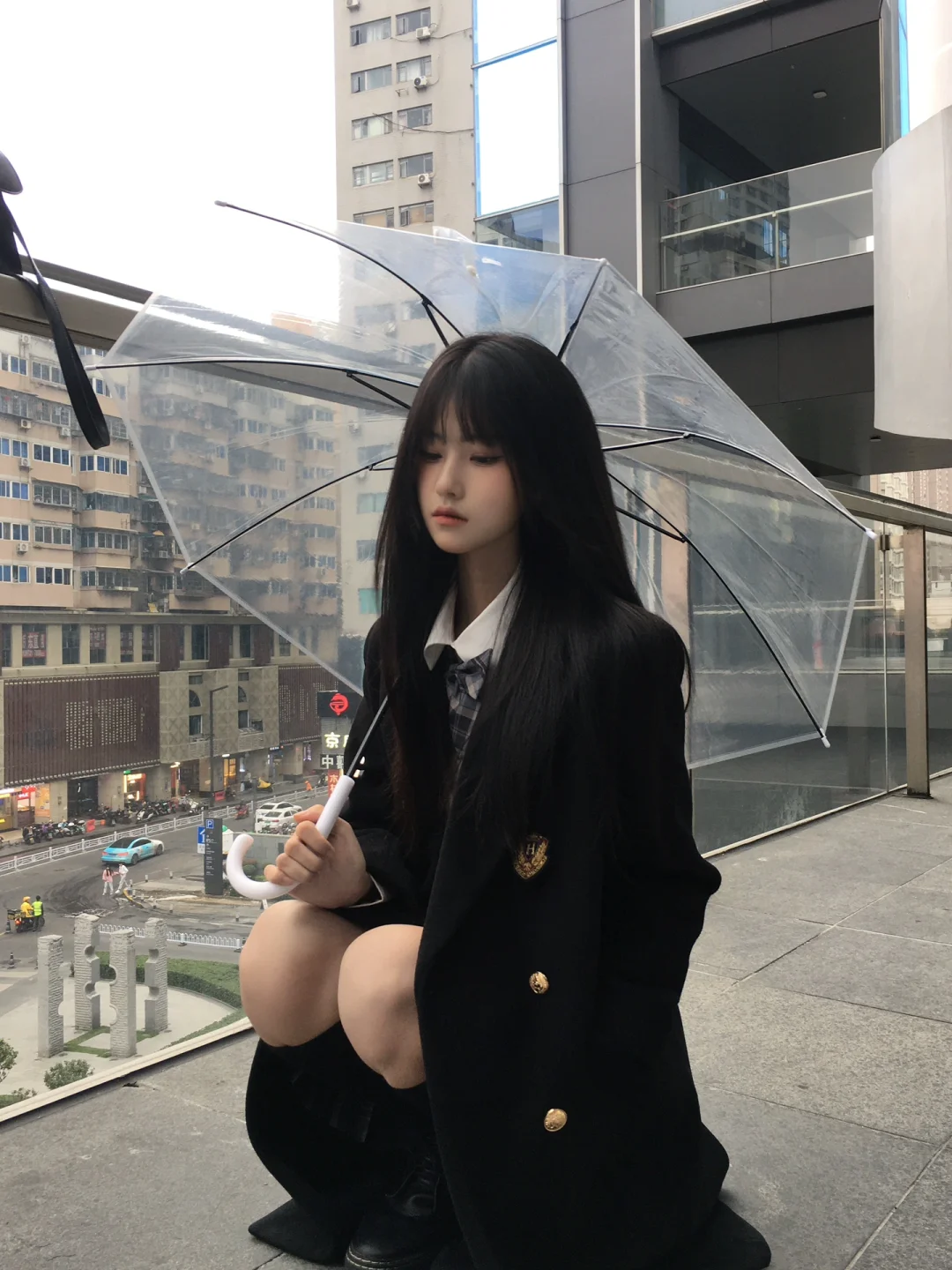 天阴沉沉的