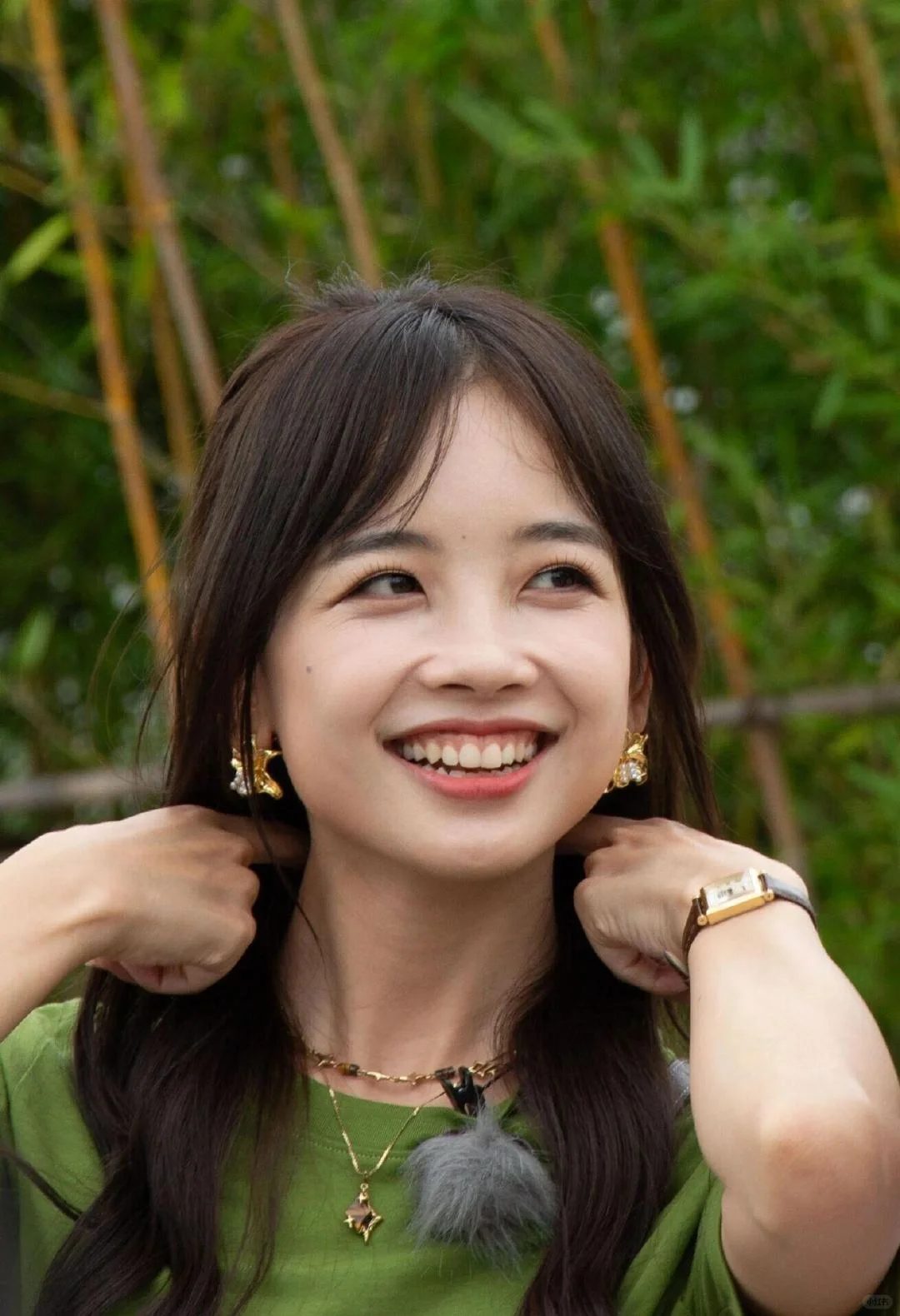 本人比电视上………