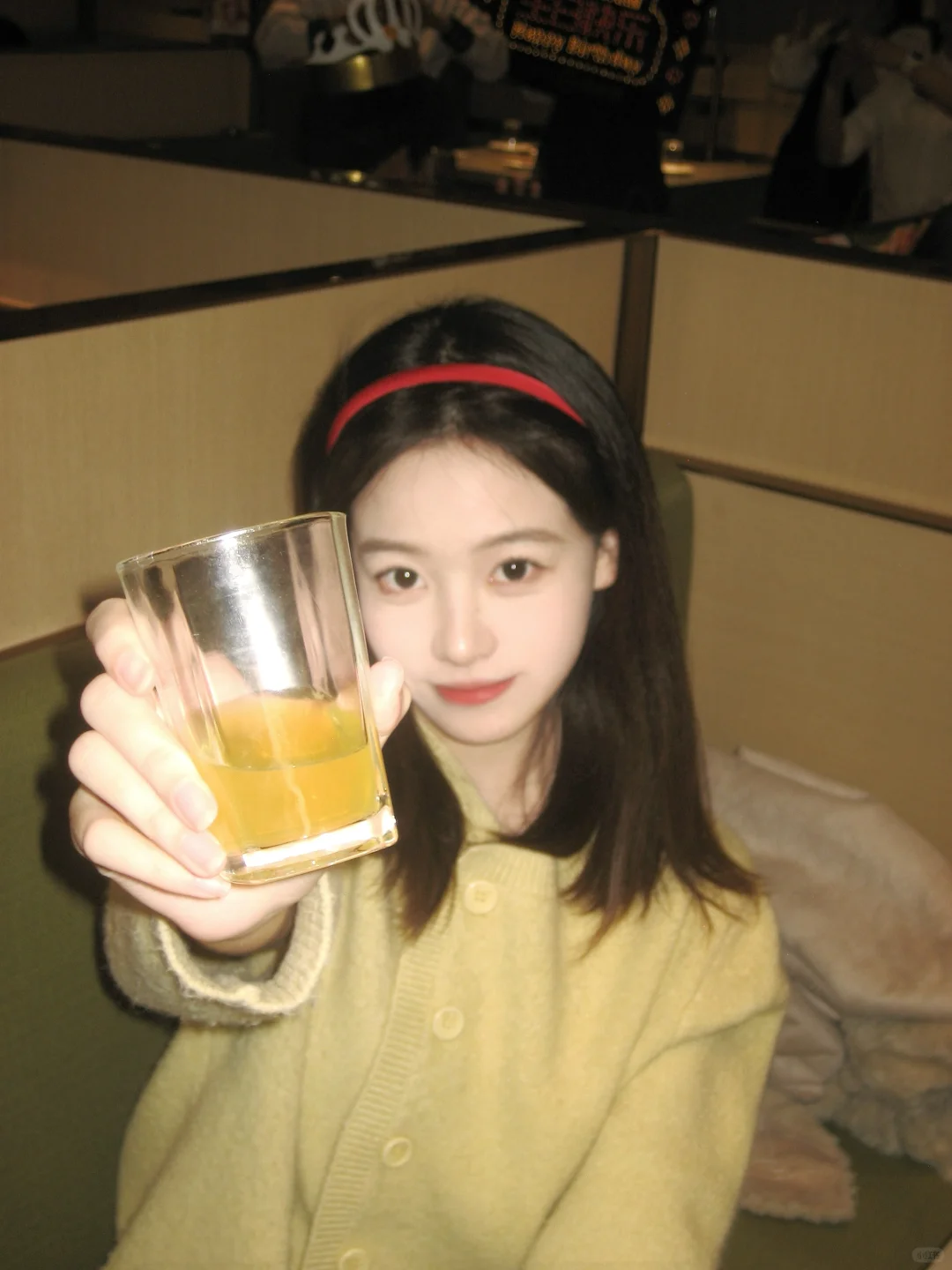 存一些吃饭拍照姿势