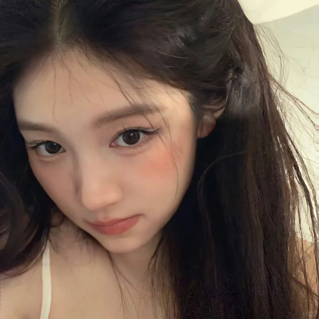 𝙒𝙚𝘾𝙝𝙖𝙩｜甜妹头像