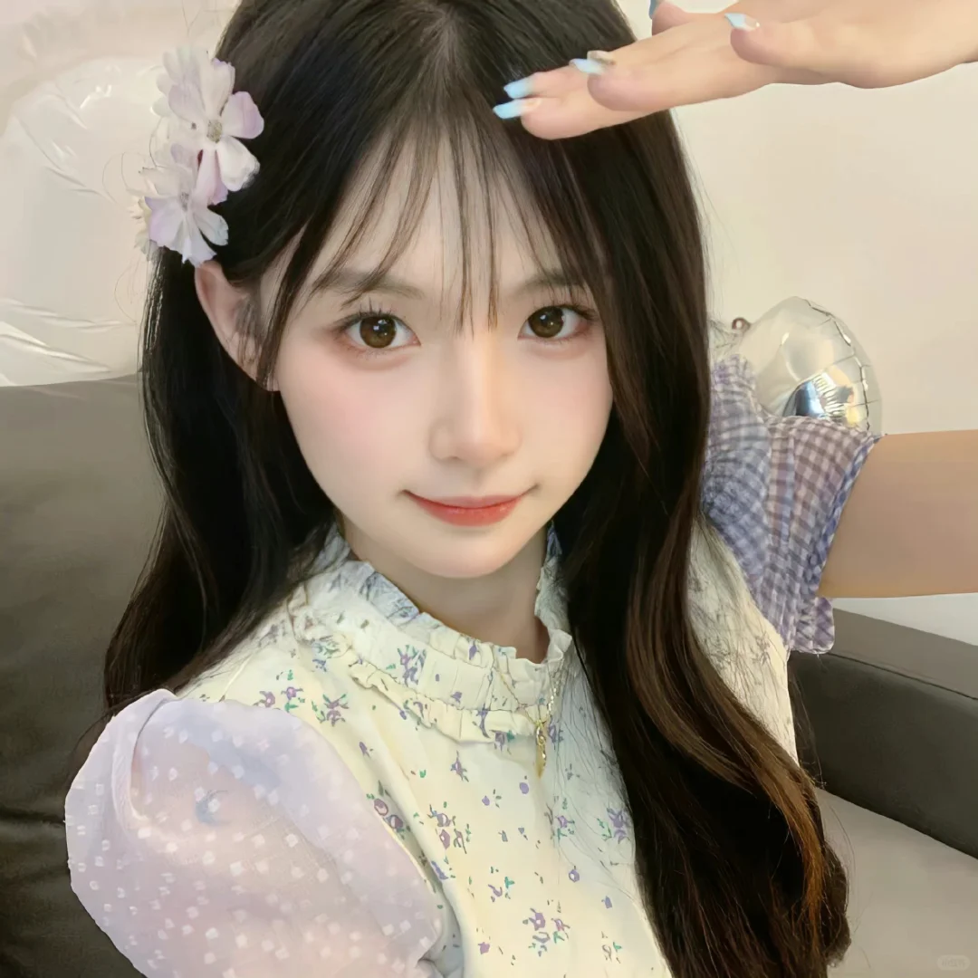 𝙒𝙚𝘾𝙝𝙖𝙩｜甜妹头像