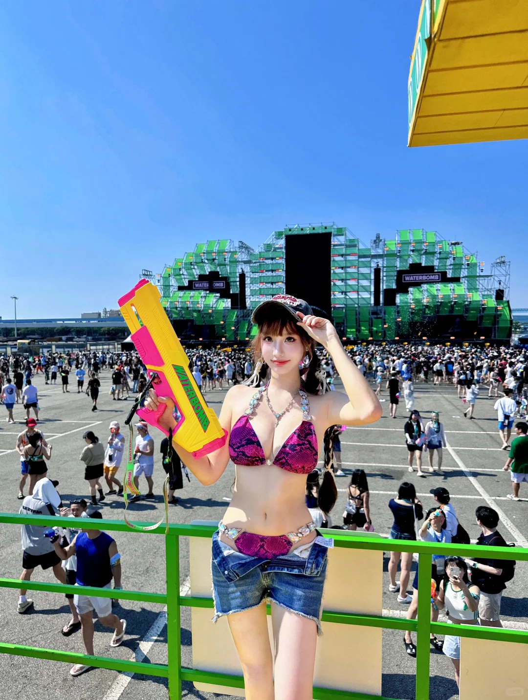 可以穿比基尼的水弹音乐节👙