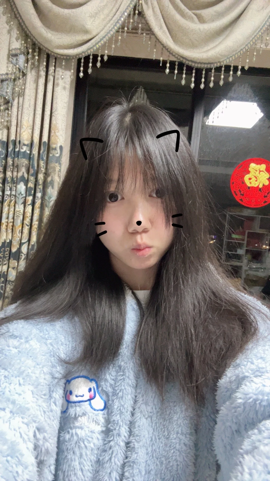 舔了舔自己的嘴唇，好甜，果然是甜妹