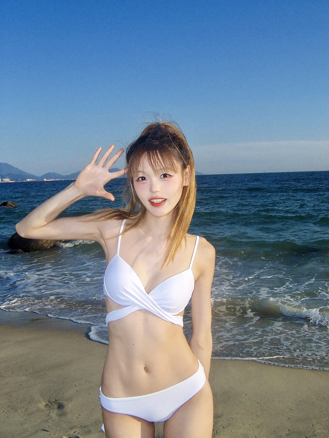 去海边快乐玩耍啦！｜海边泳装拍照姿势