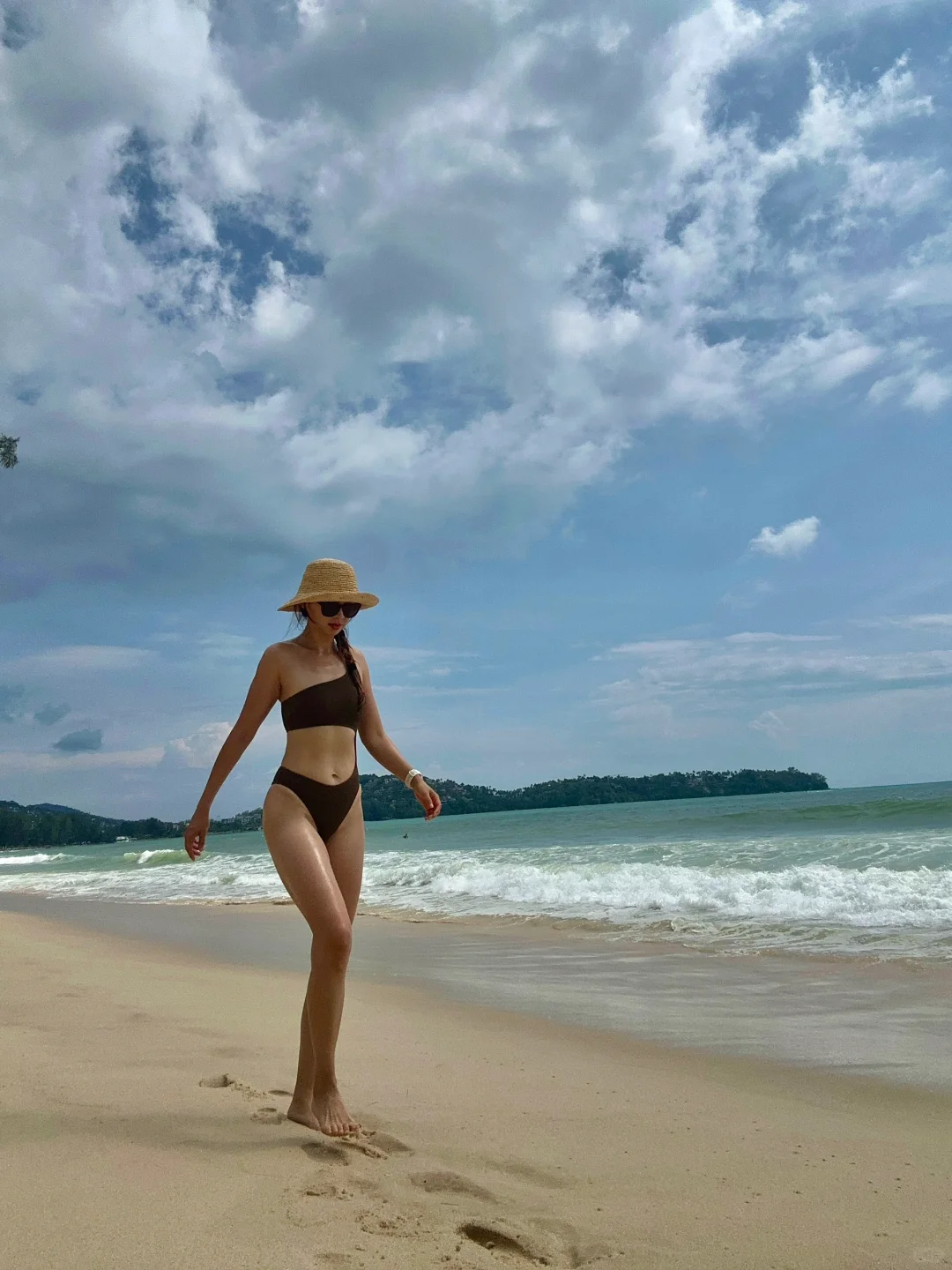 海岛上🏝️多穿一寸都是对阳光🌞的藐视