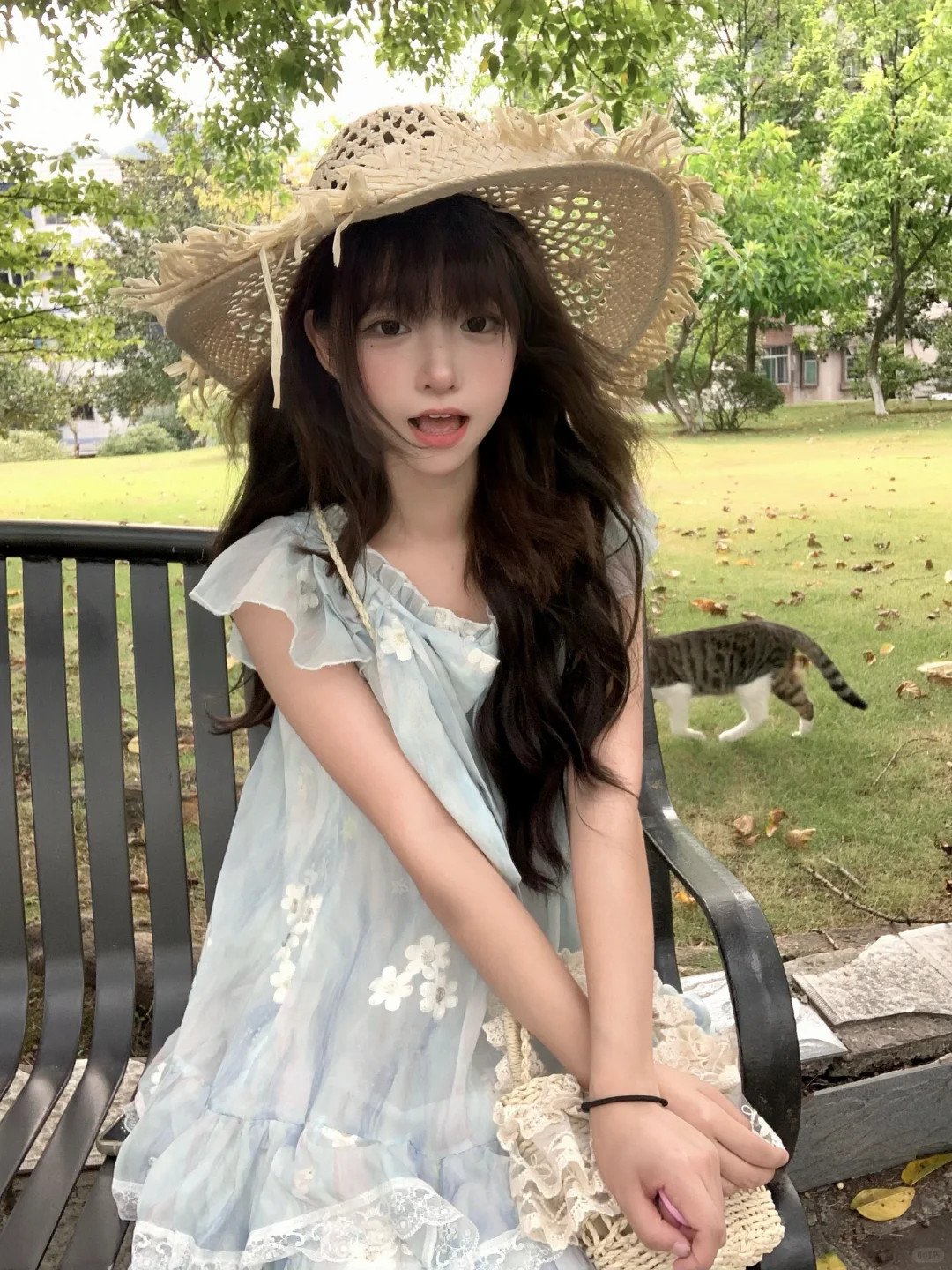 你的头发乱了喔