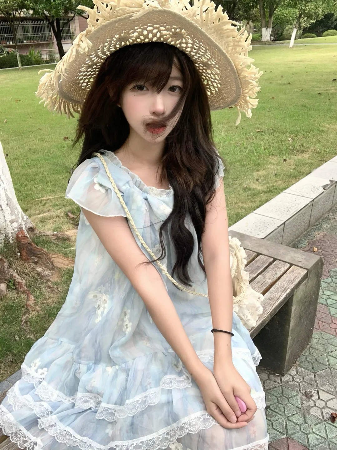 你的头发乱了喔