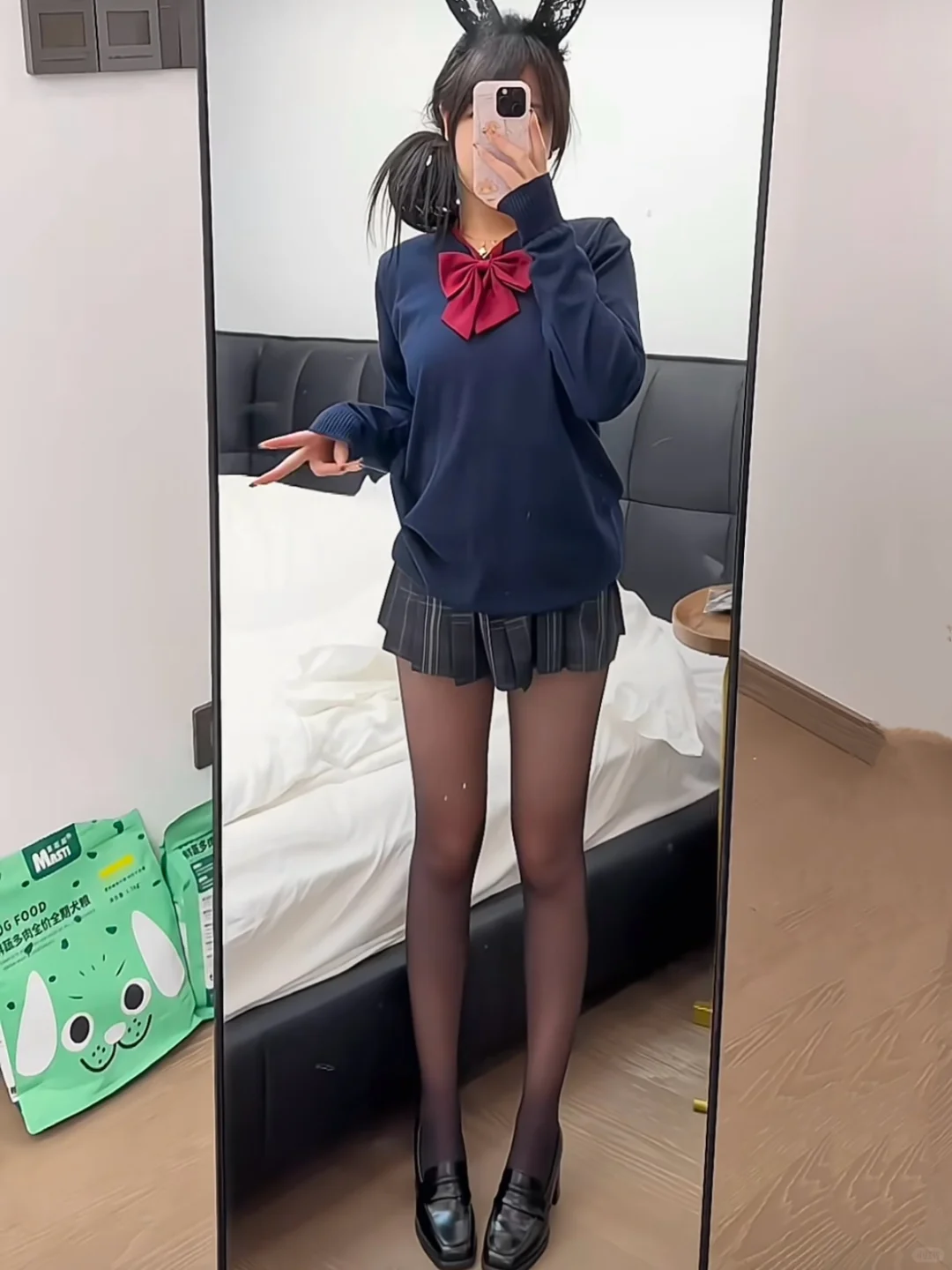 有人问我怎么每天都穿不一样的jk.我说：