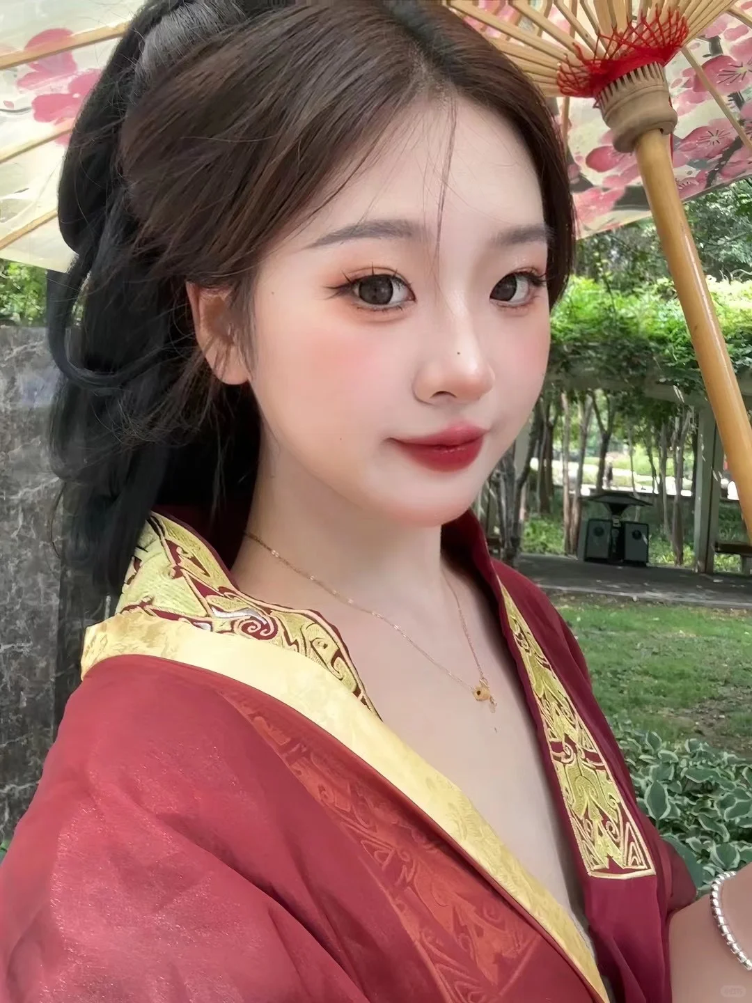 甜妹妆与战国袍的适配度