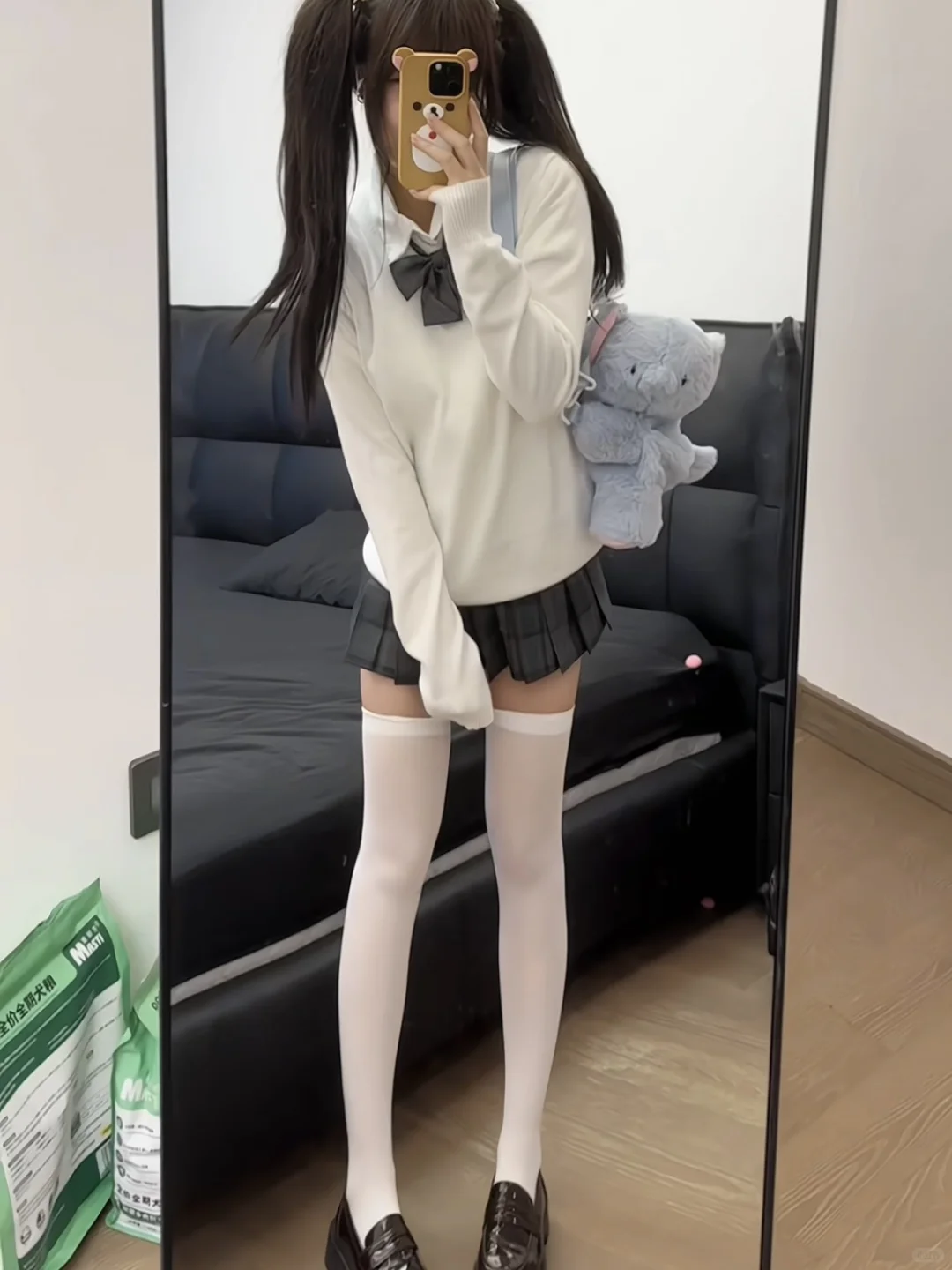 有人问我怎么每天都穿不一样的jk.我说：
