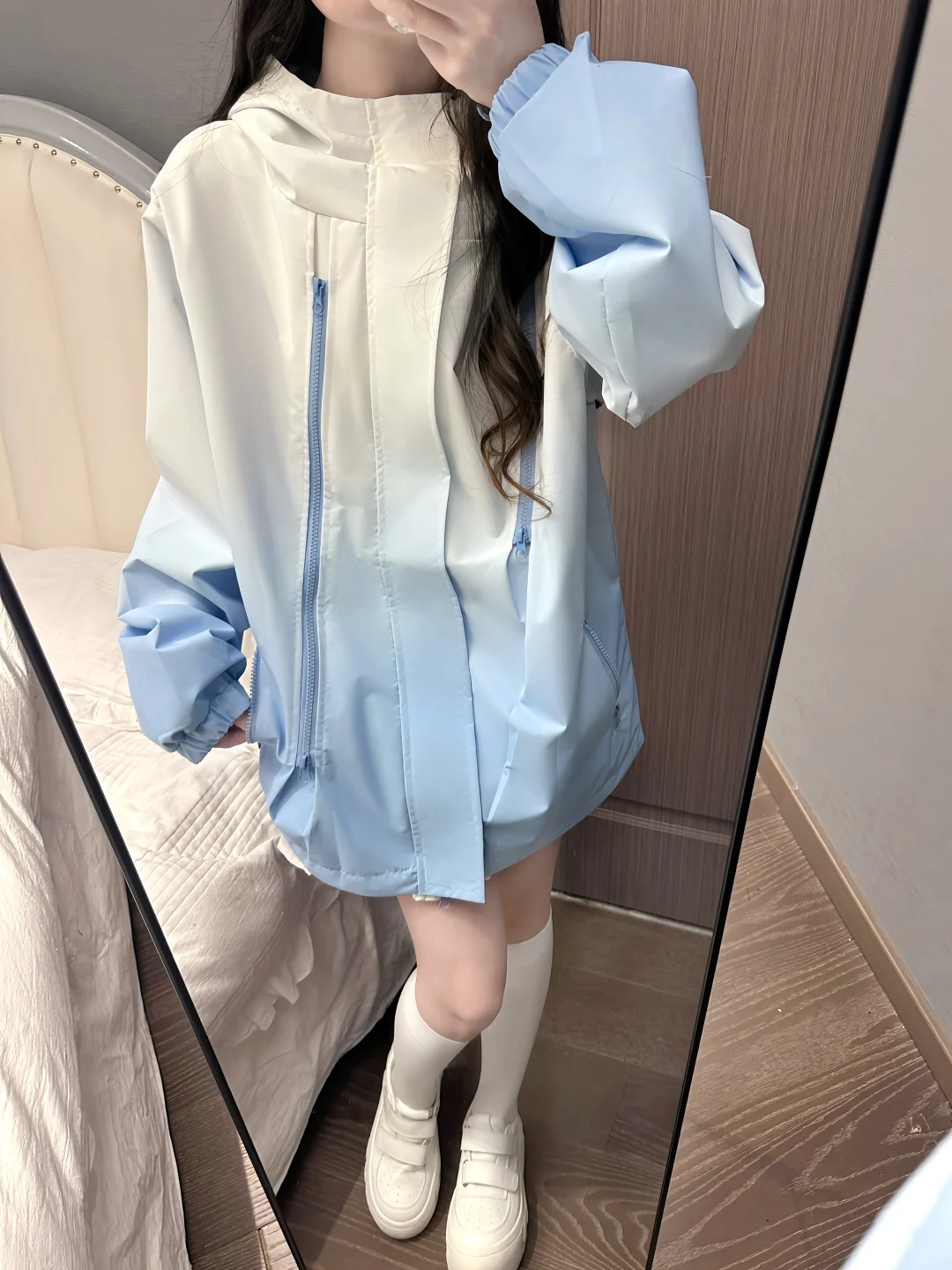 蓝色冲锋衣好喜欢～ootd