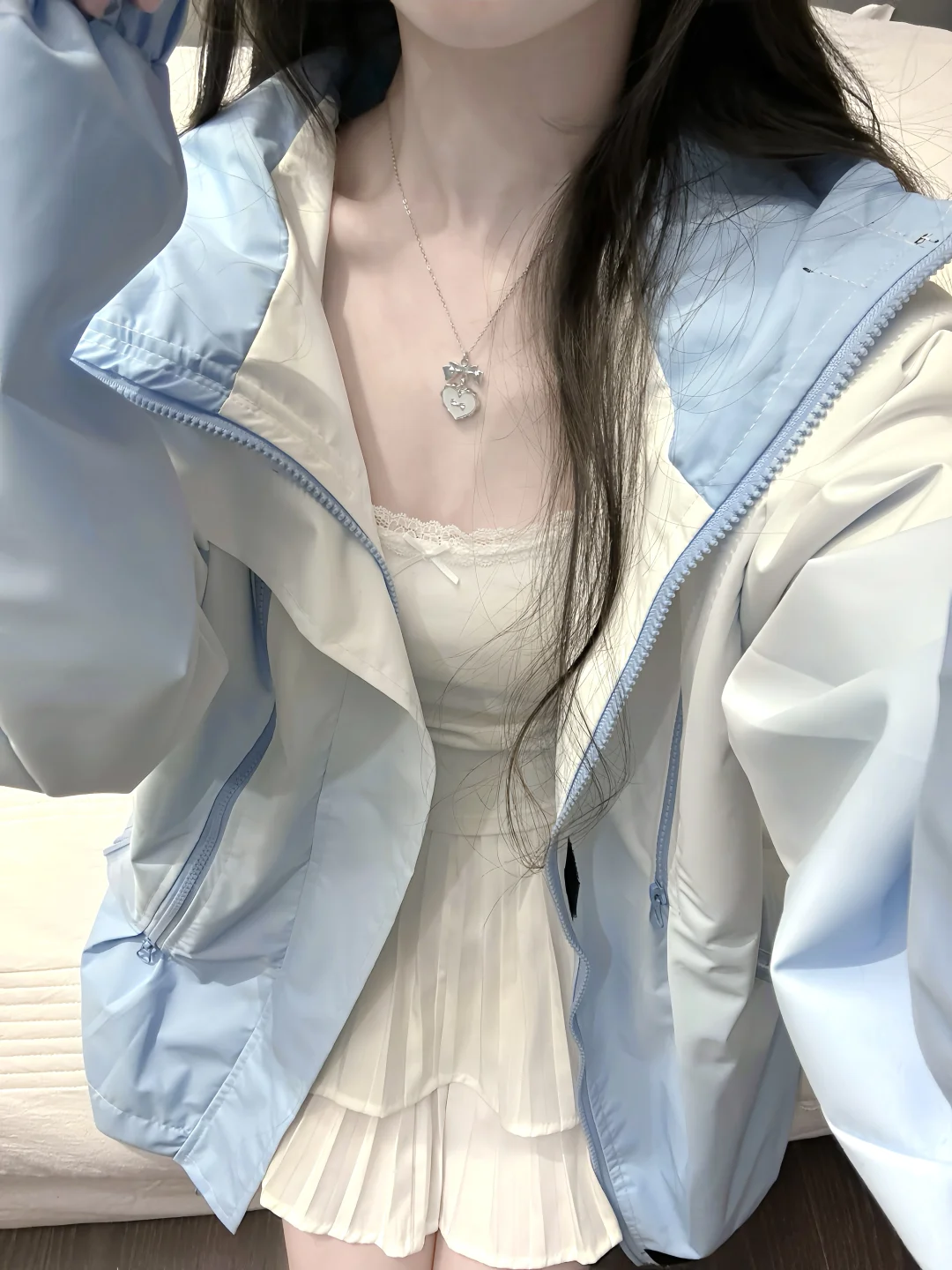 蓝色冲锋衣好喜欢～ootd