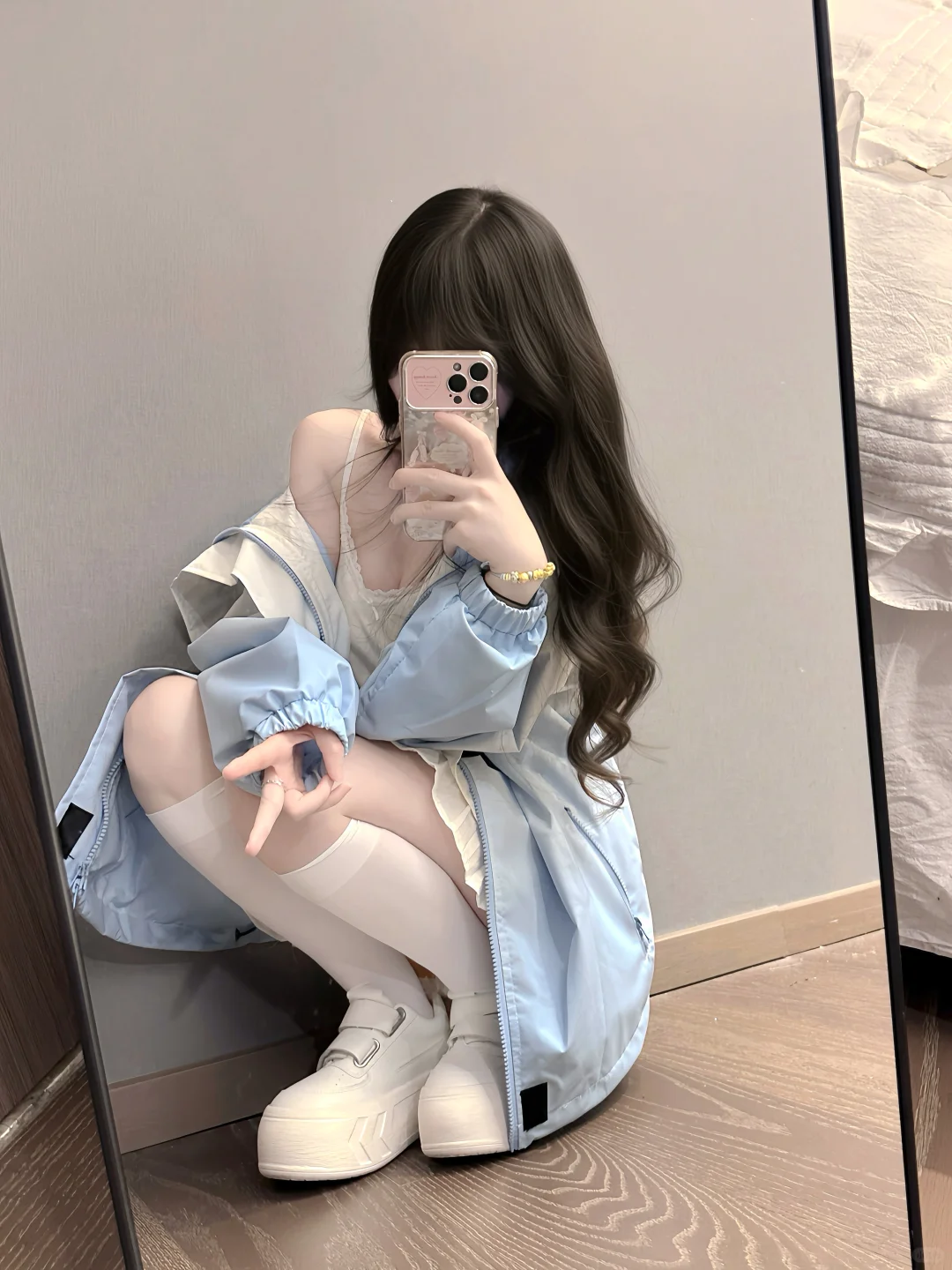 蓝色冲锋衣好喜欢～ootd