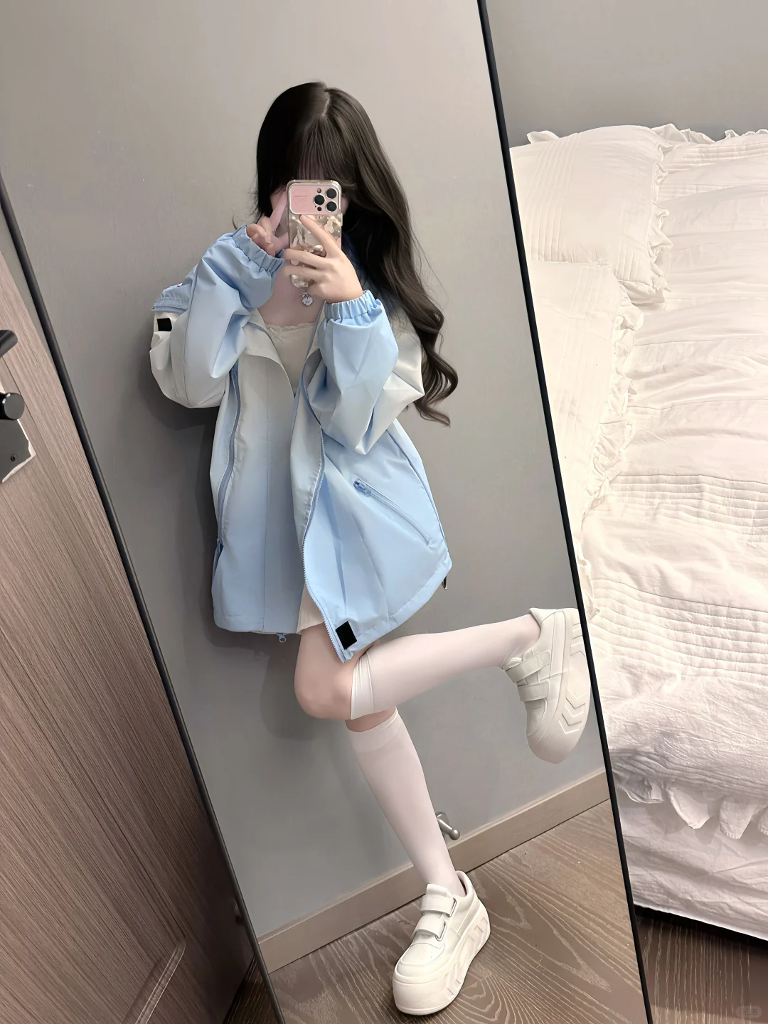 蓝色冲锋衣好喜欢～ootd