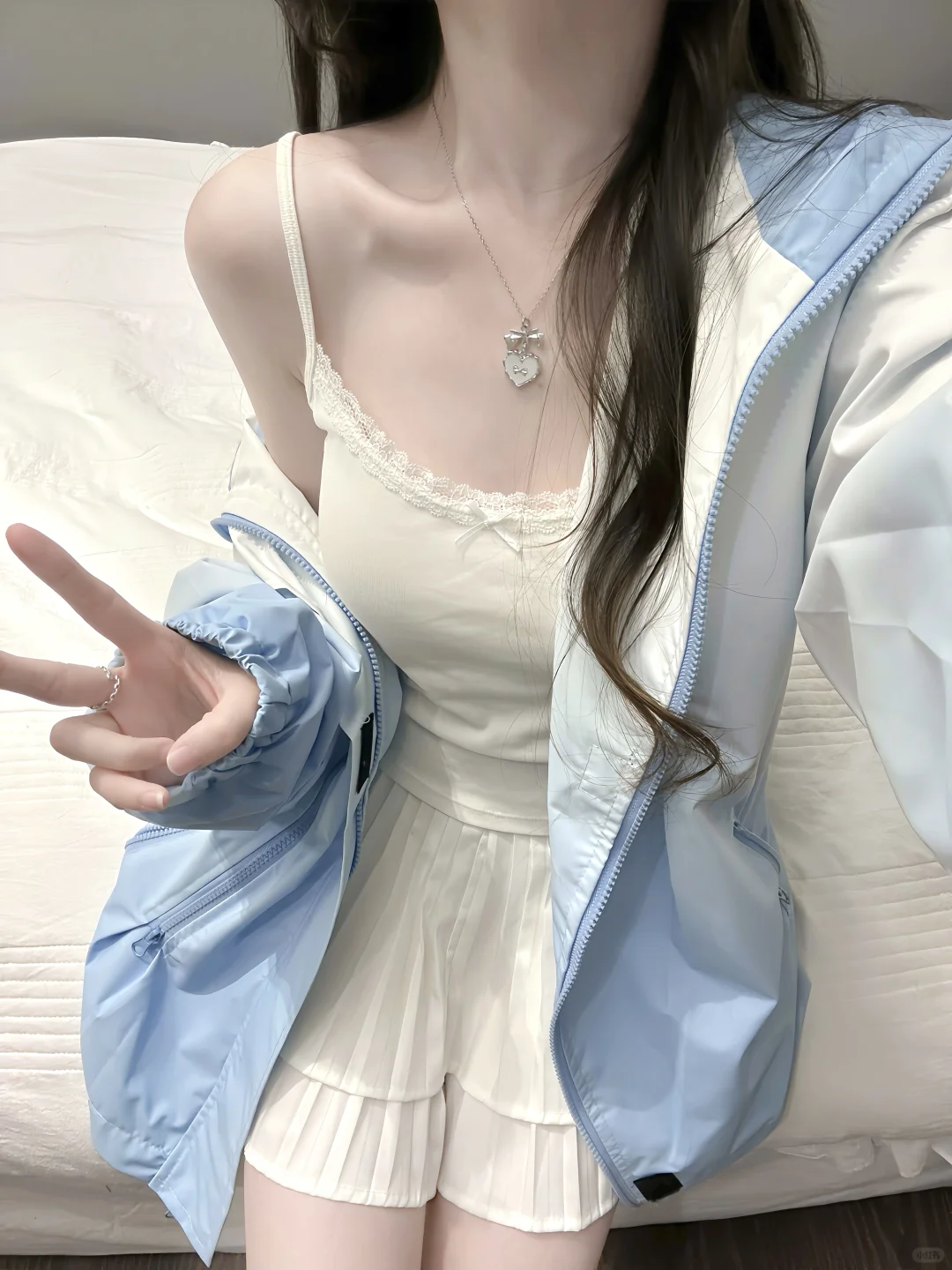 蓝色冲锋衣好喜欢～ootd