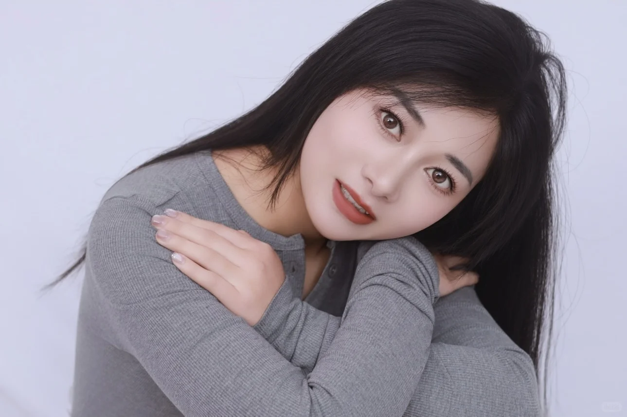 活在自己的热爱里，而非他人的眼光里。