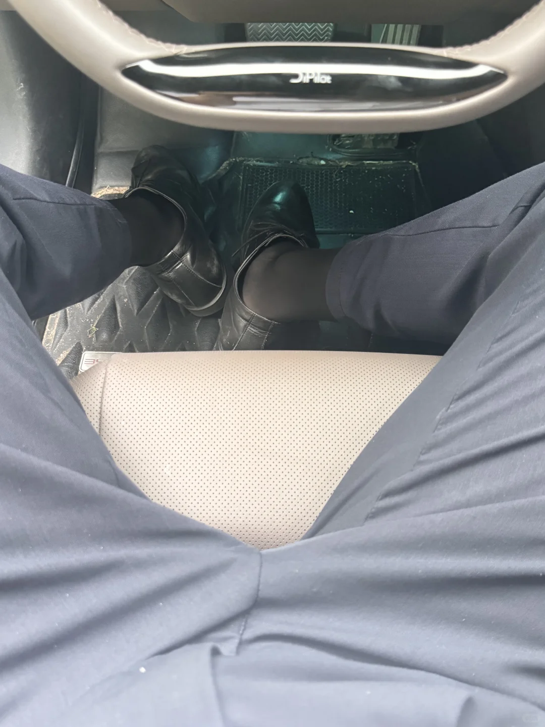 皮鞋搭配西装袜