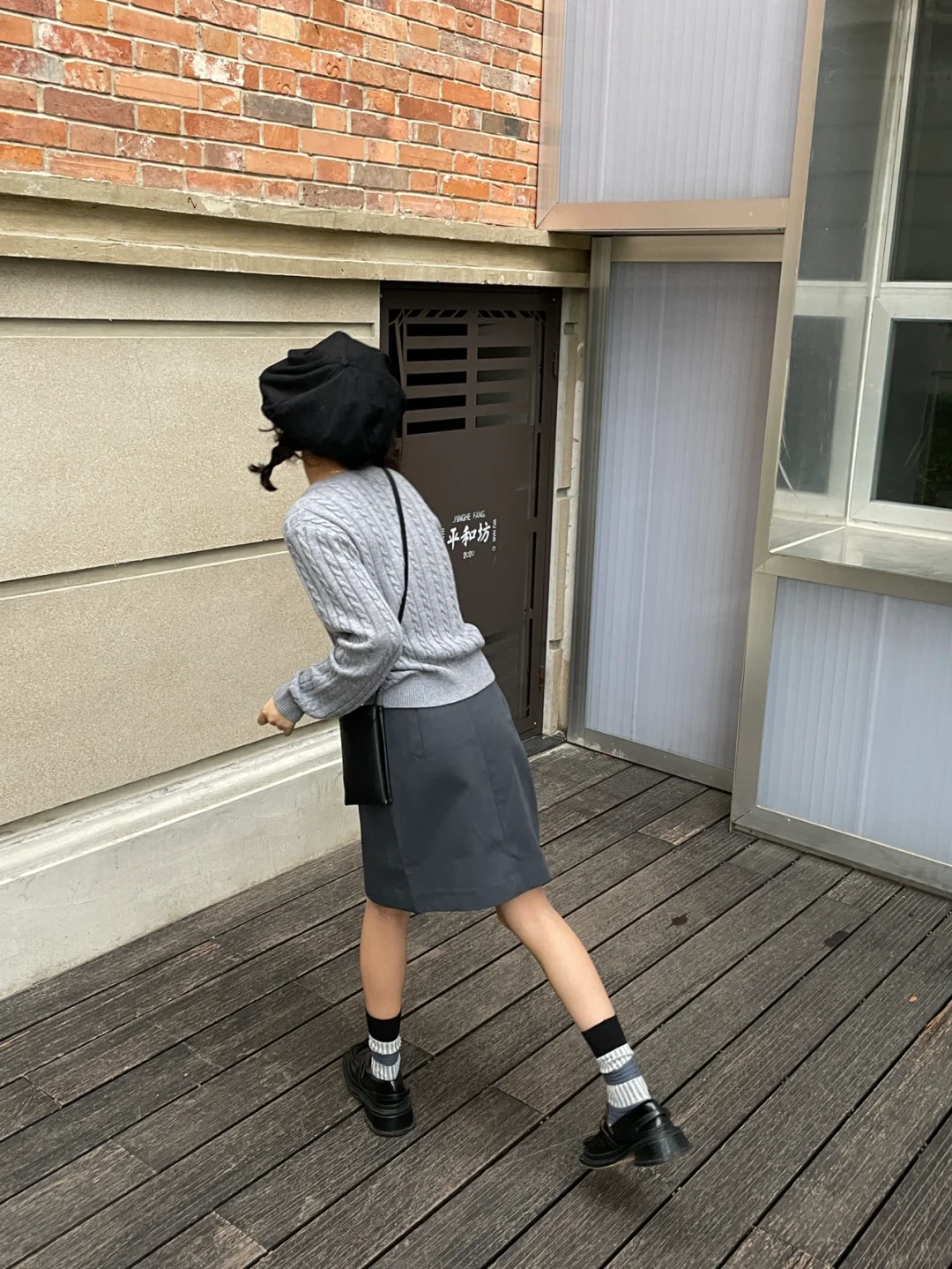 又是美女配美袜的一天