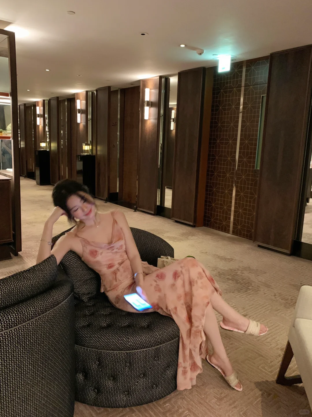 这条玫瑰碎花是懂氛围感的！每一帧都好米！