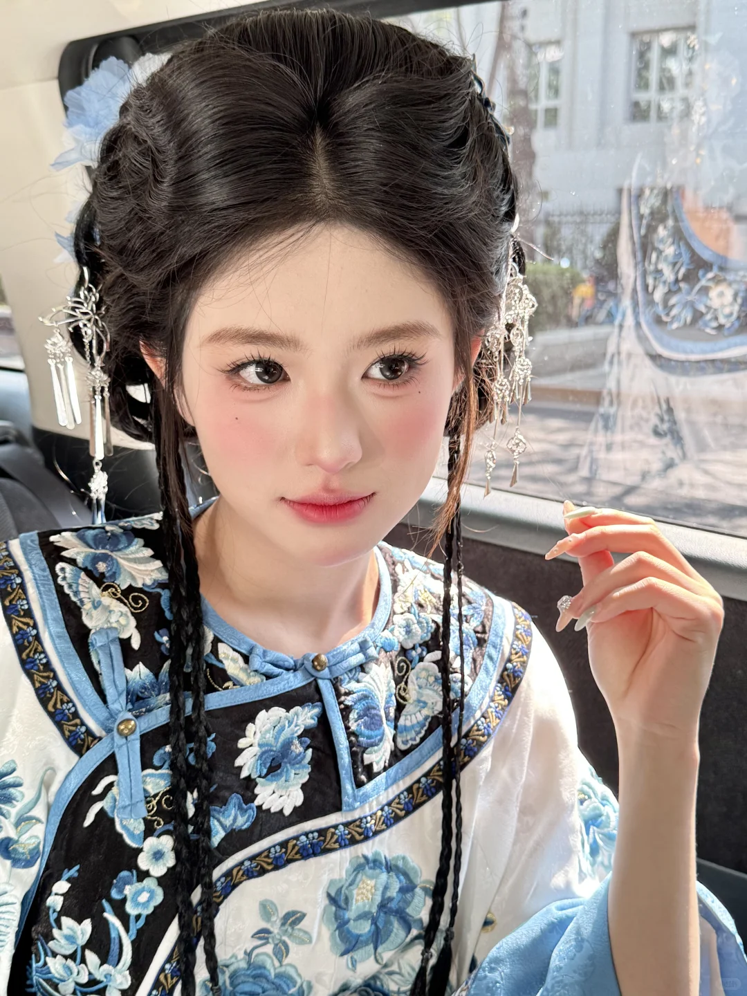 她才不是旧时代的产物！