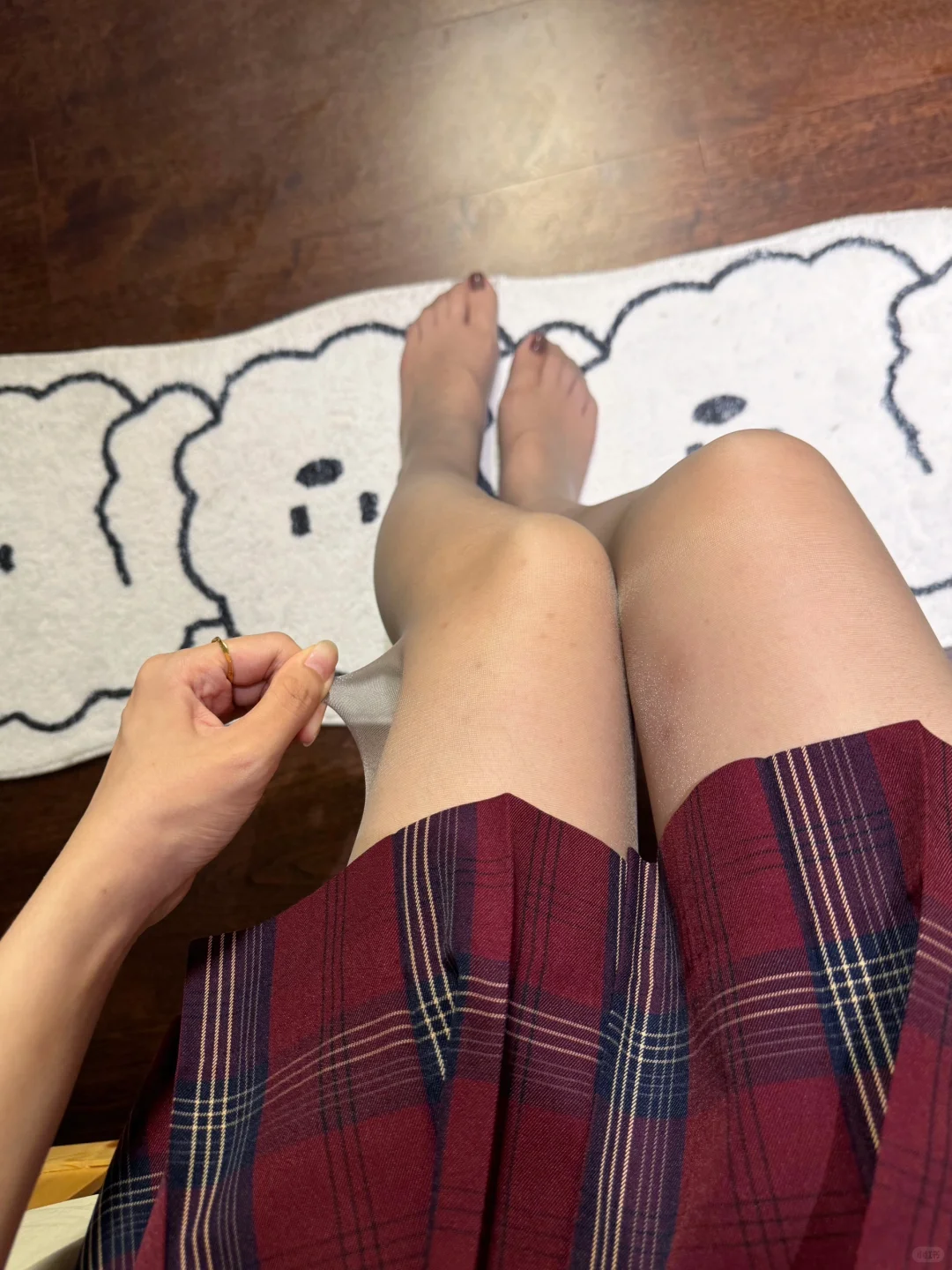 高级感炸裂！灰色丝袜才是真·显瘦天花板