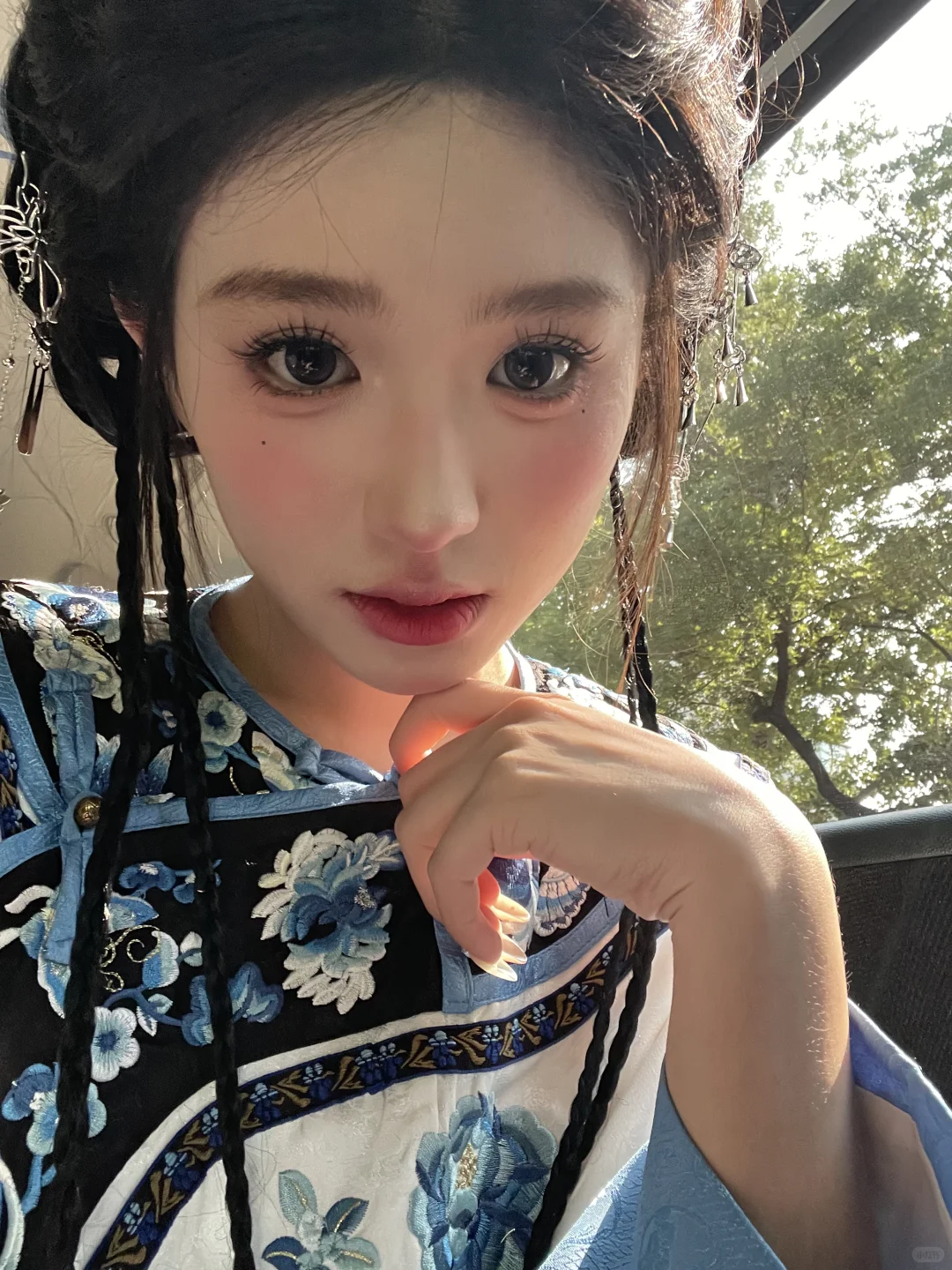 她才不是旧时代的产物！