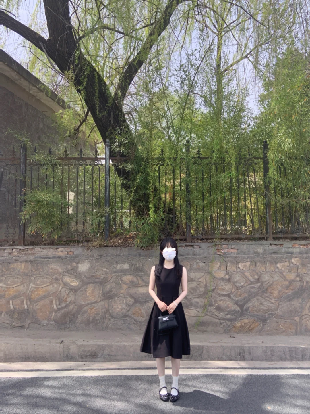 气质小黑裙