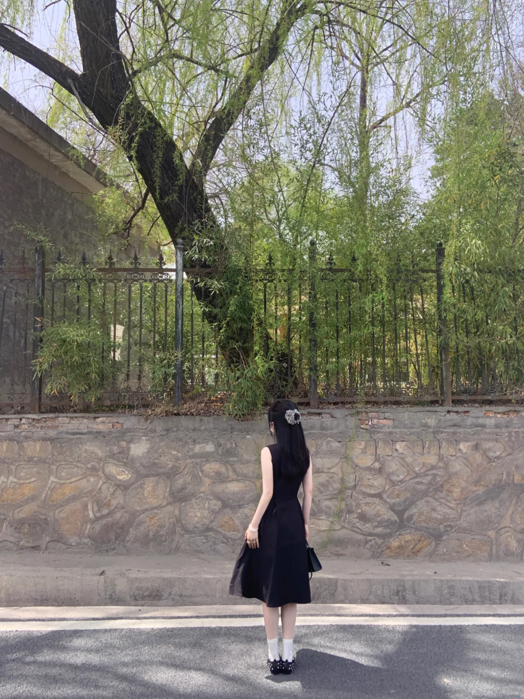 气质小黑裙