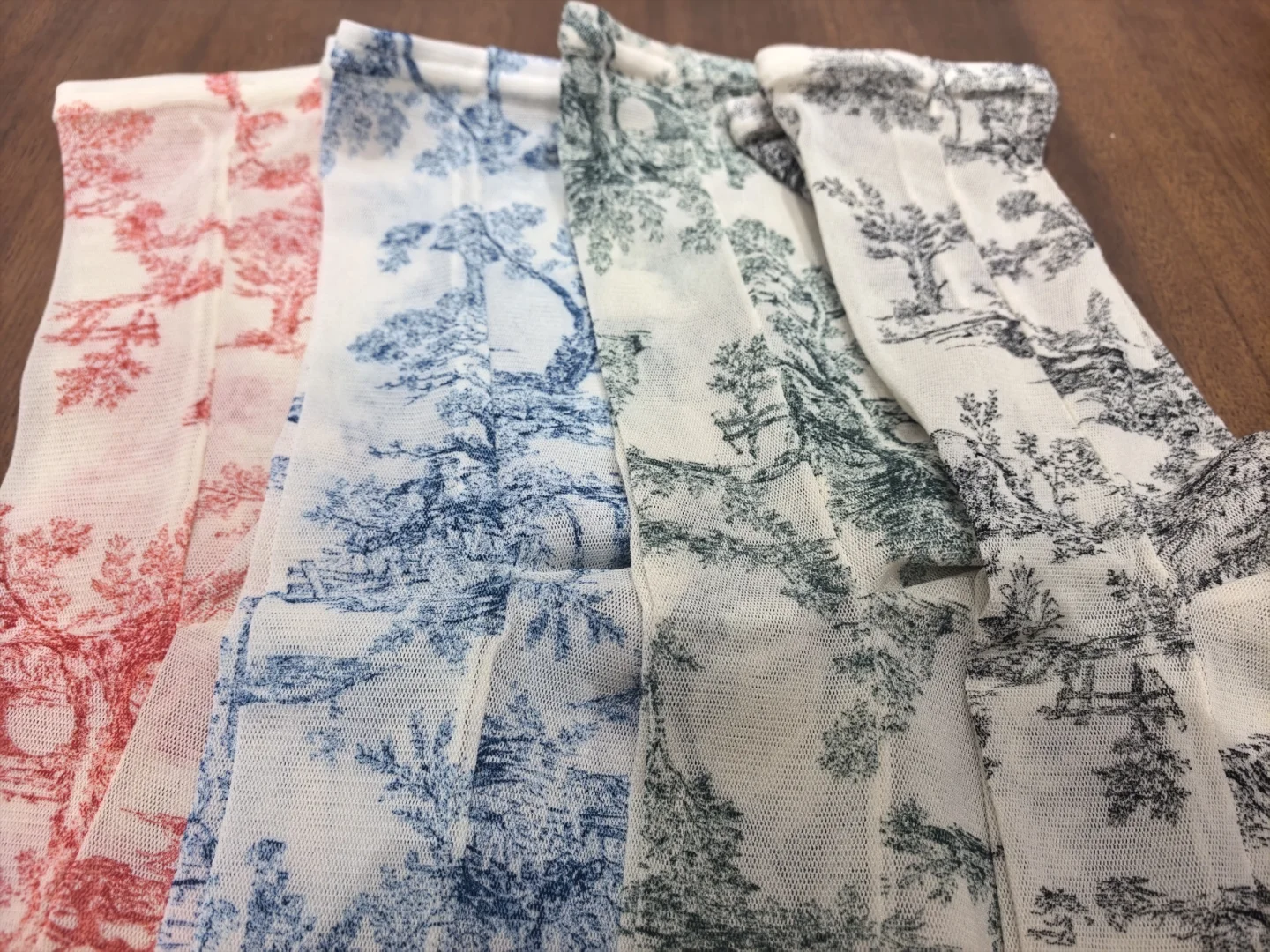 今天被一条袜子美到了！水墨画