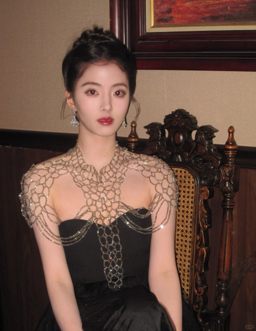 她好像知道自己很美，所以拍的很美