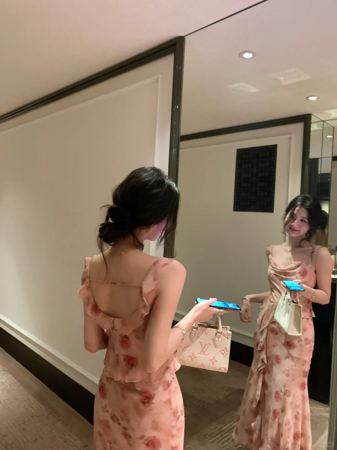 这条玫瑰碎花是懂氛围感的！每一帧都好米！