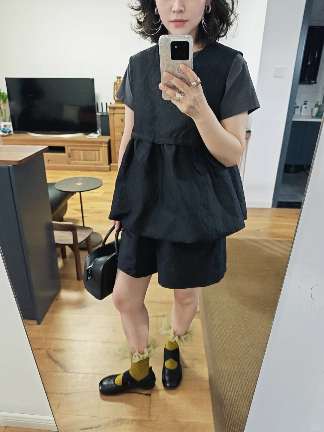 袜子博主穿黑色