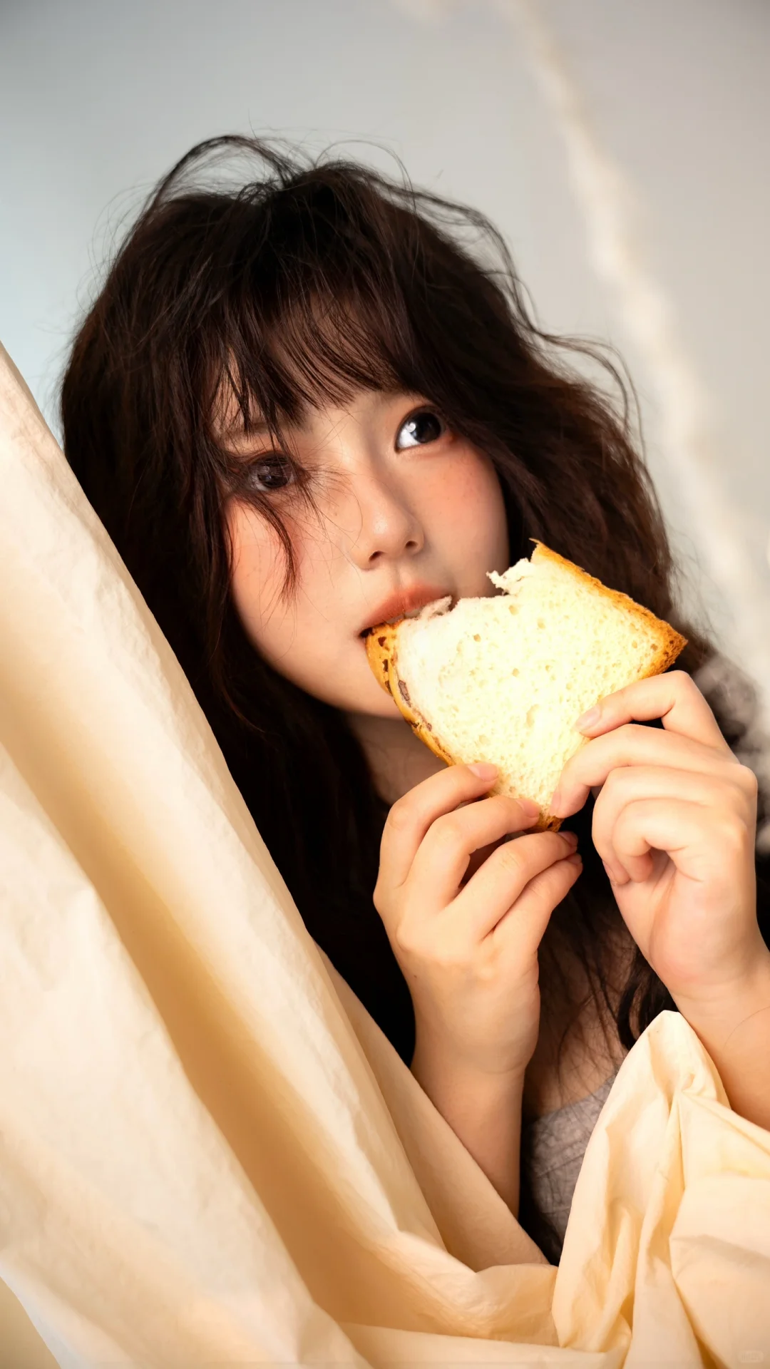 长沙女大蹲一个互勉摄影师！（照片是本人）