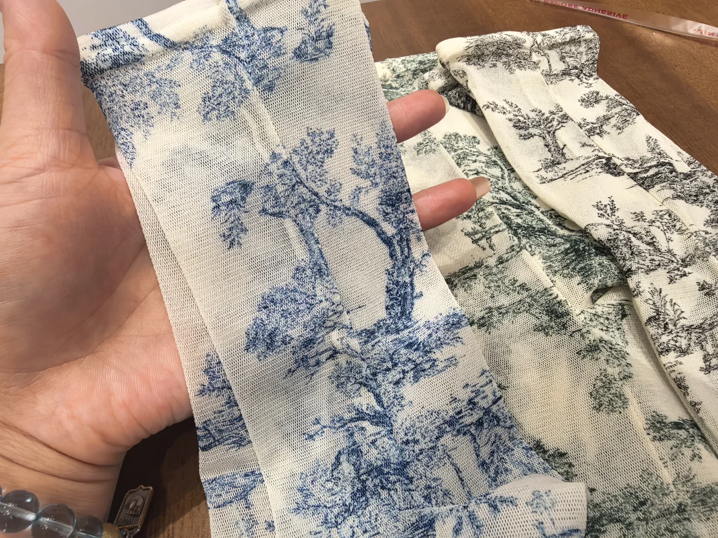今天被一条袜子美到了！水墨画