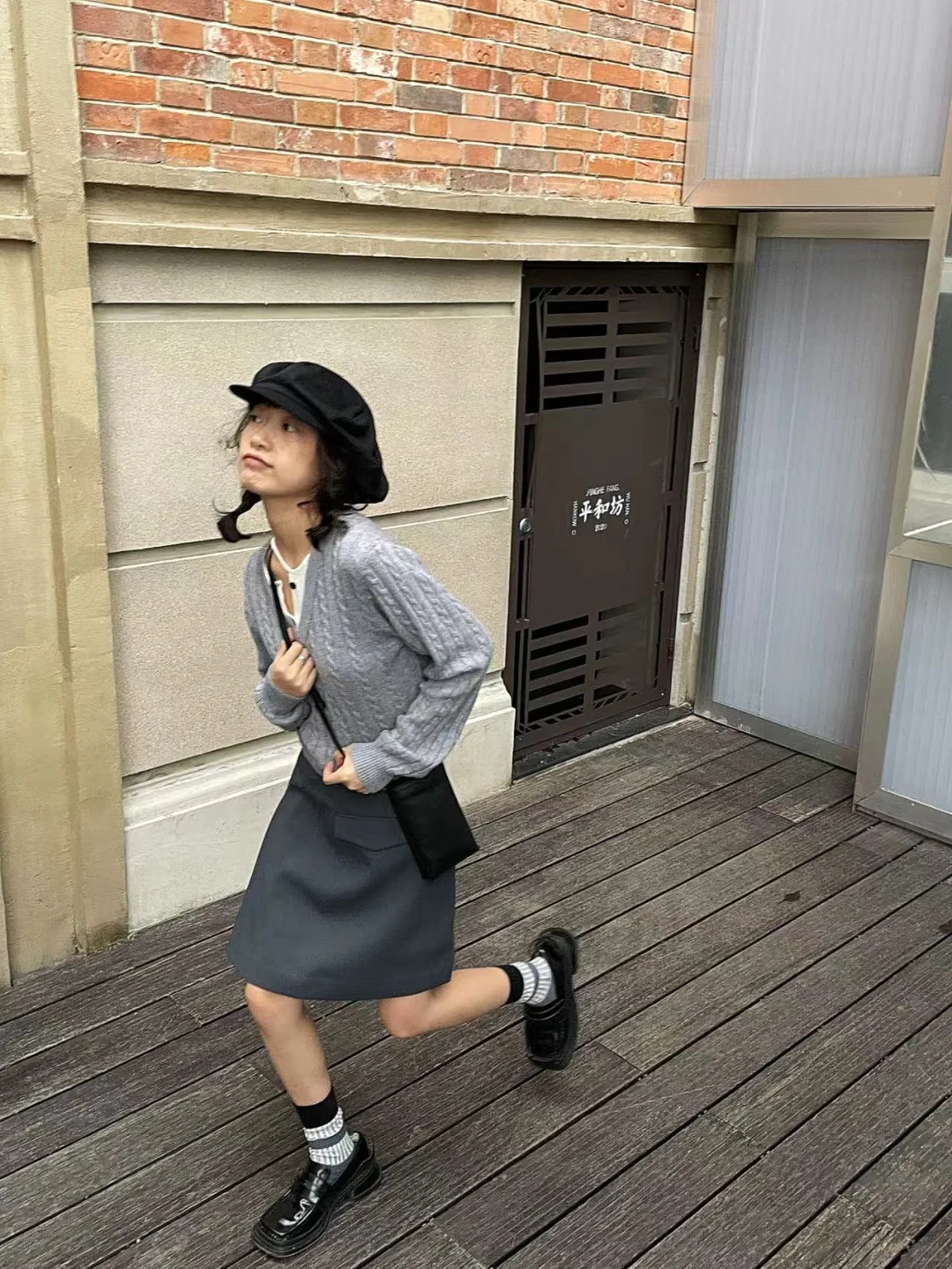 又是美女配美袜的一天