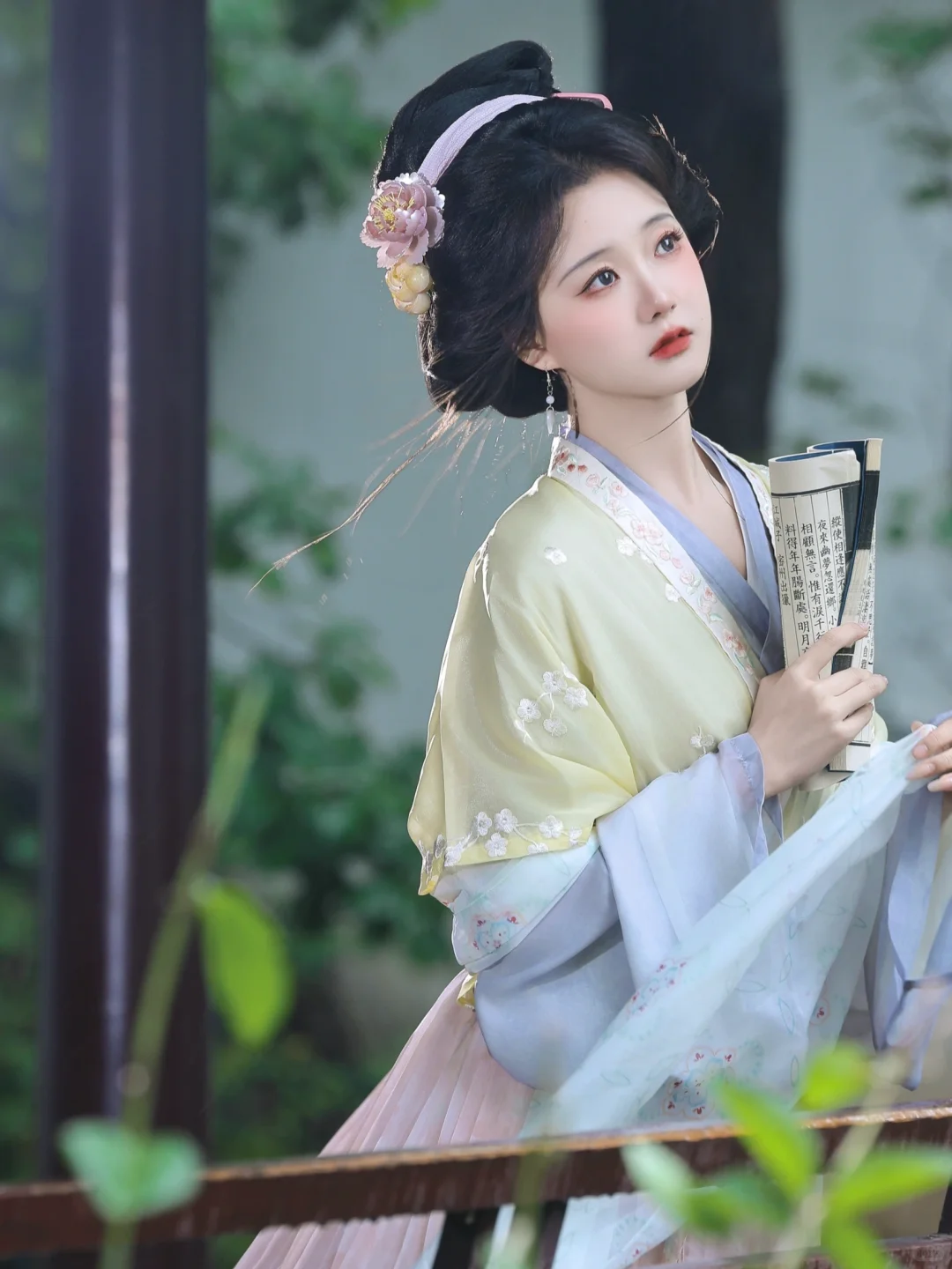 “昨夜雨疏风骤”
