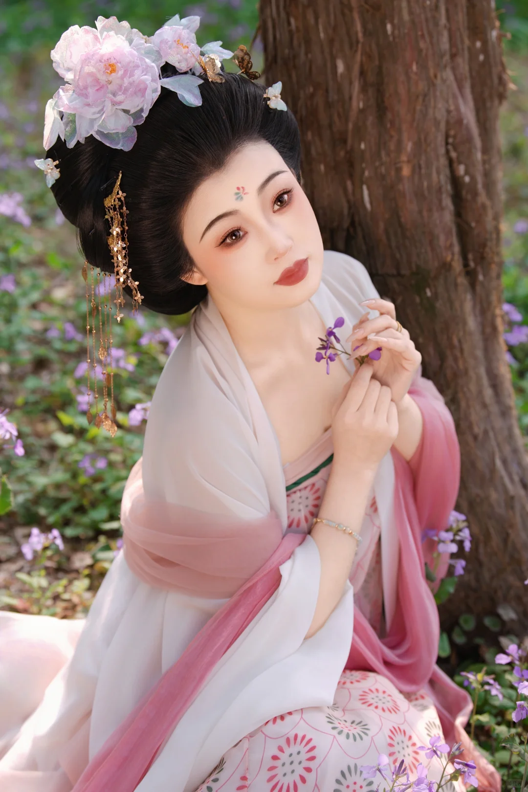 唐Ⅰ人随春好，春与人宜。