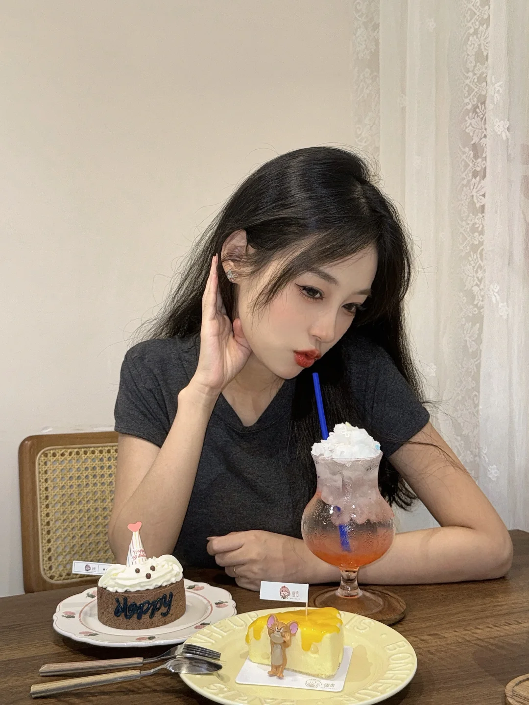 只是吃吃吃也可以拍出好看照片