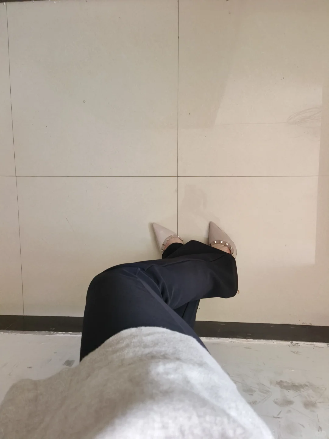 42大码女孩子终于买到了一双合适的高跟鞋