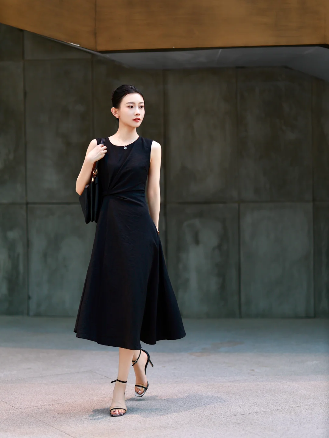 ootd ｜不挑身材的优雅小黑裙