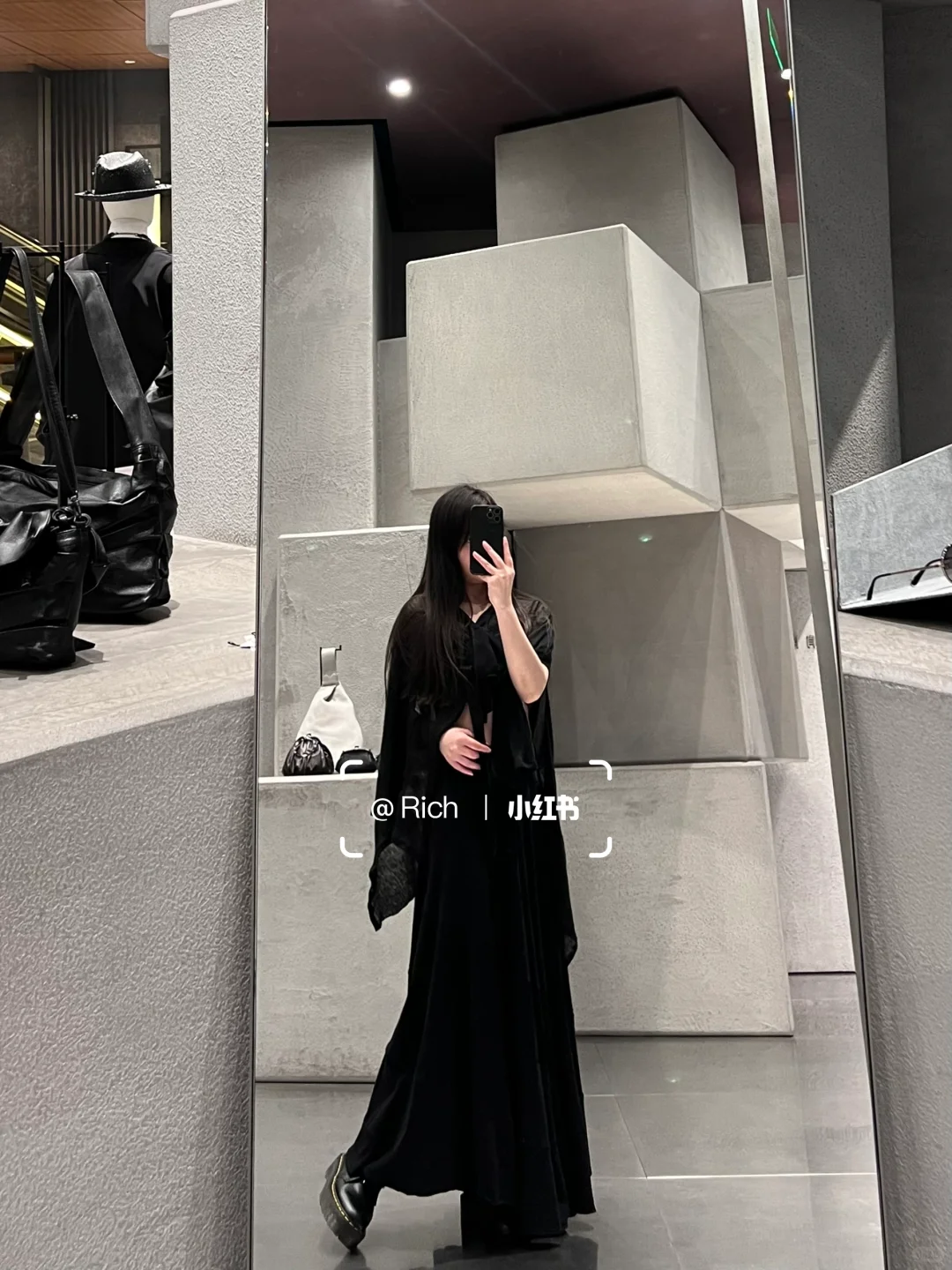 山本耀司 | 暗黑美学的极致演绎