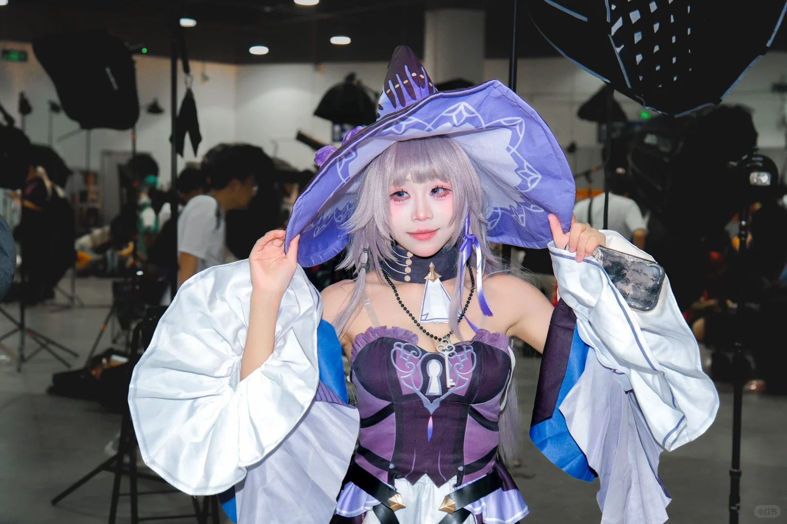 黑塔女士的美貌和她的坏脾气一样毋庸置疑