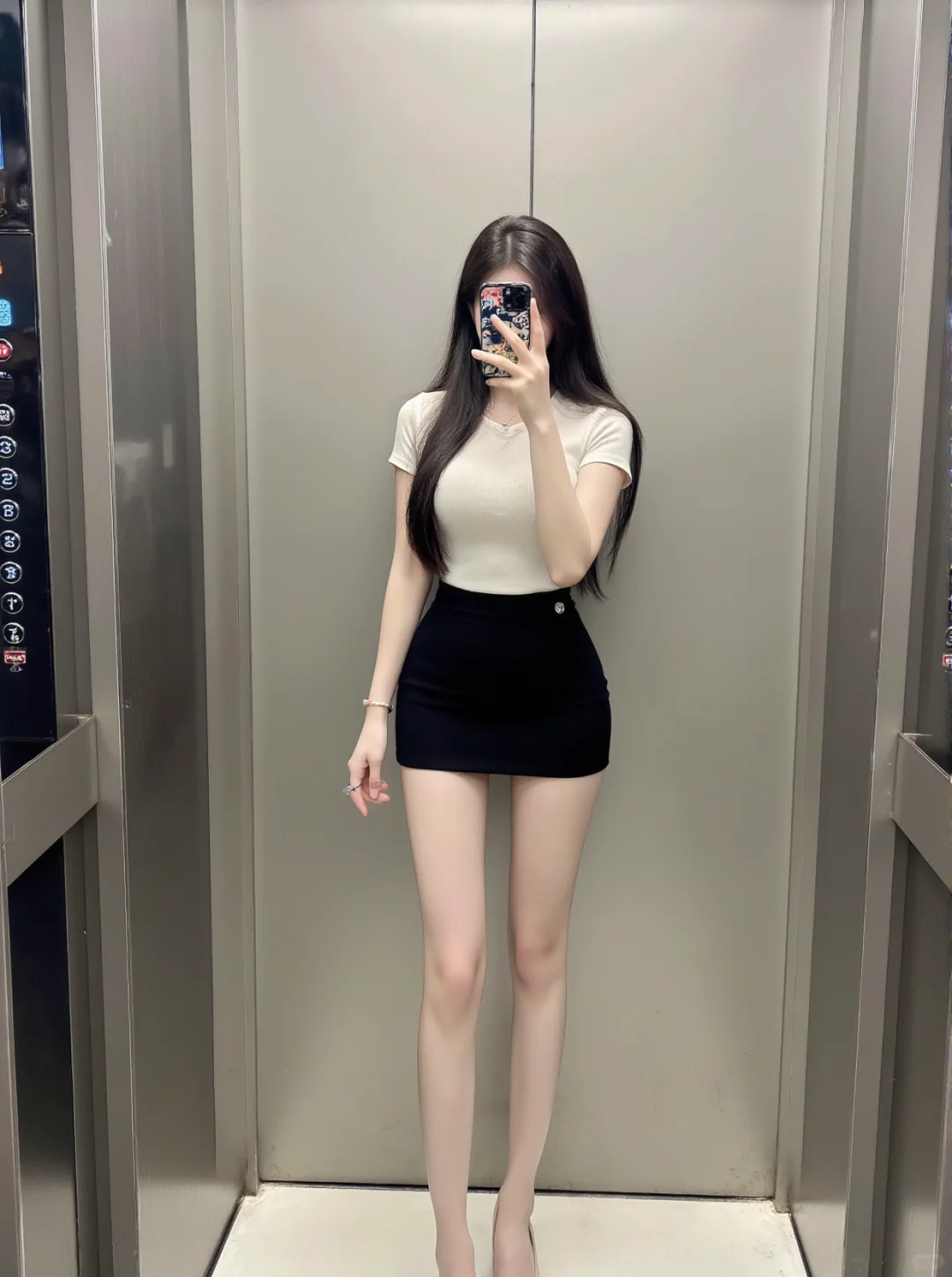 我好像有点喜欢电梯自拍～