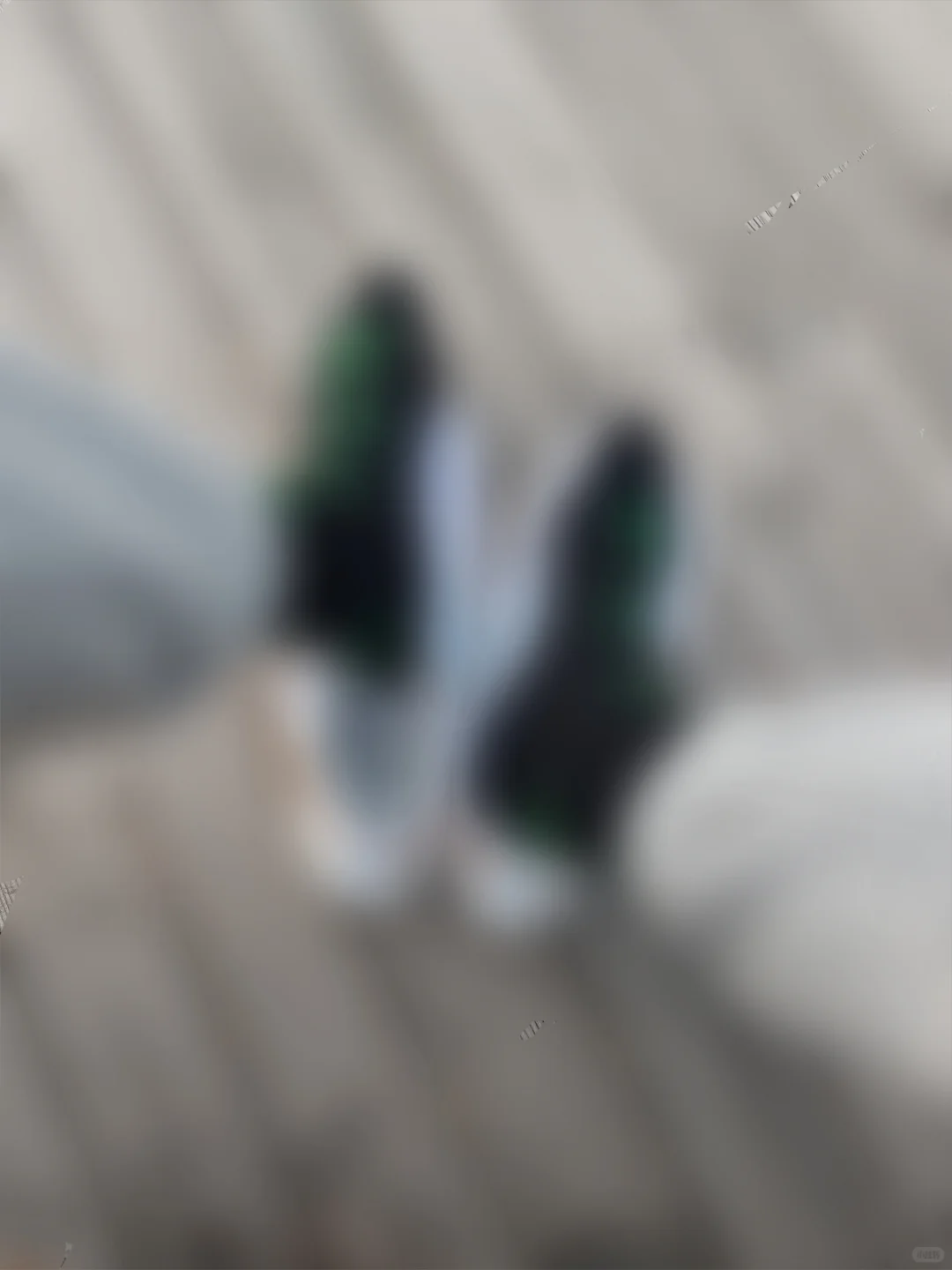 入夏前的一抹黑色