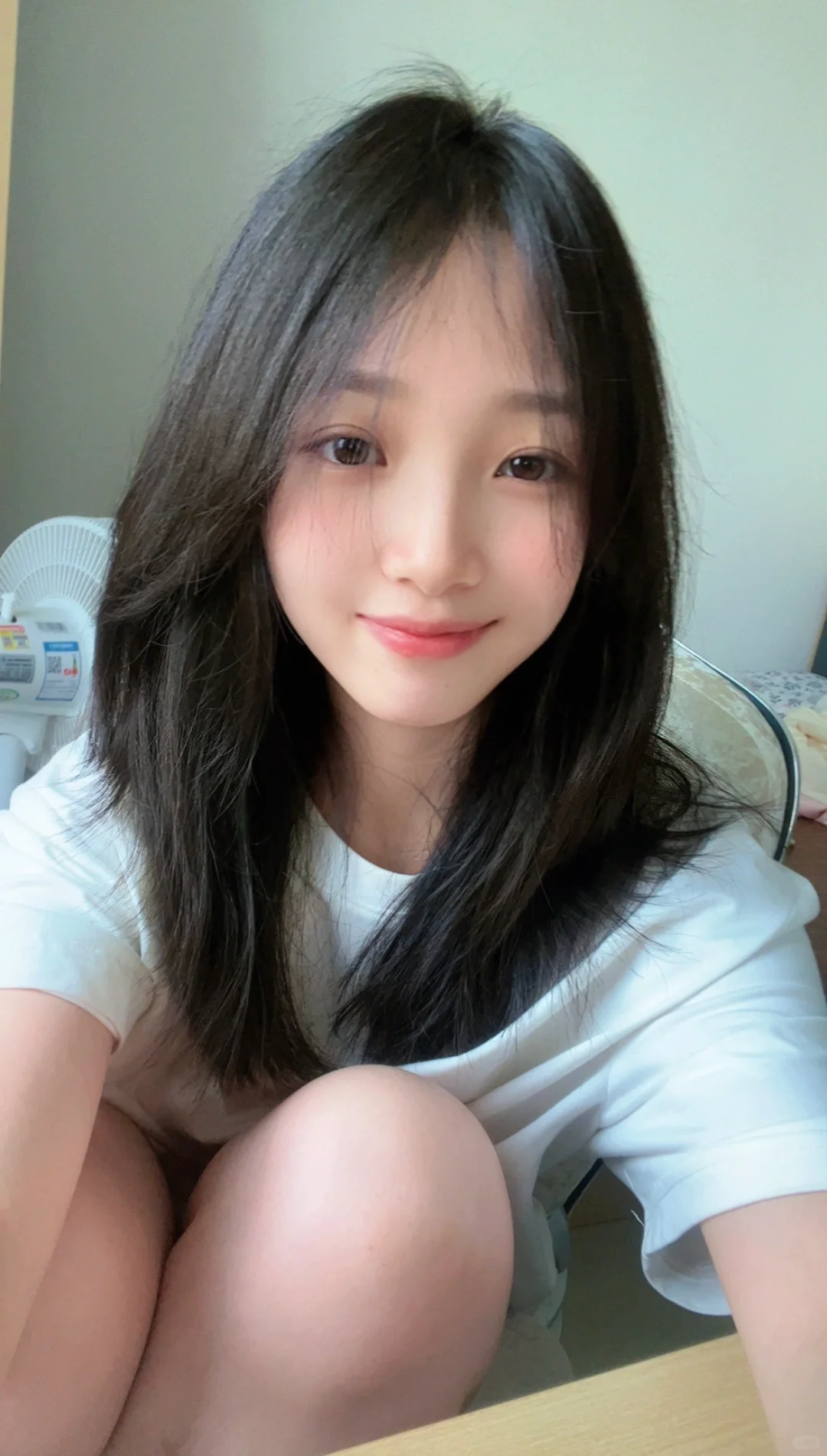 好甜的美女。