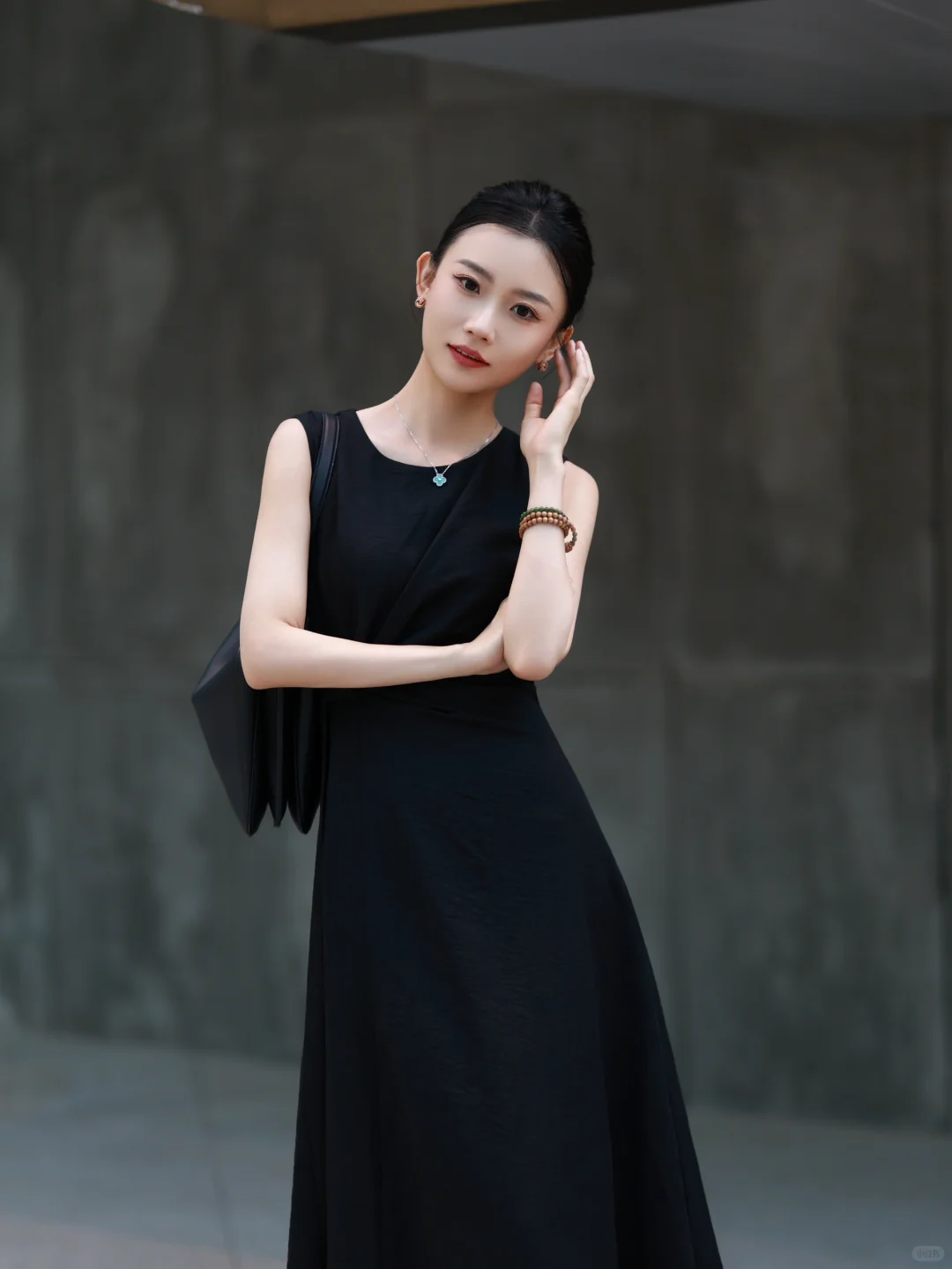 ootd ｜不挑身材的优雅小黑裙