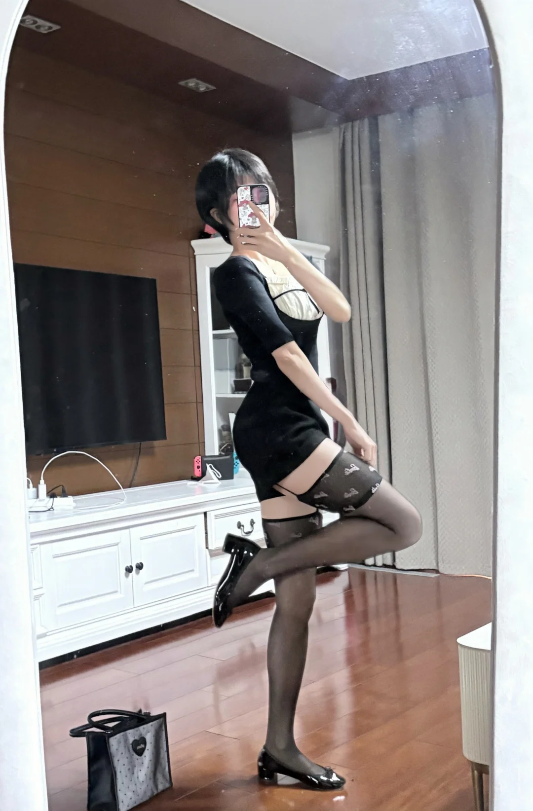 姐姐的吊带袜+黑丝特别萌