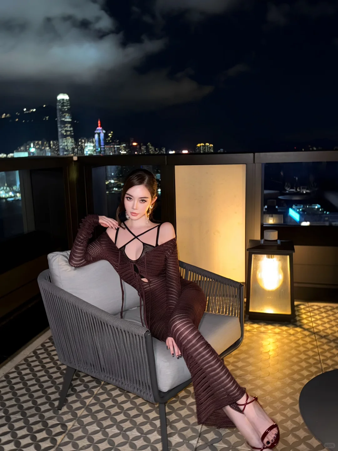 隐隐约约的透视感，举手投足都是风情🥂